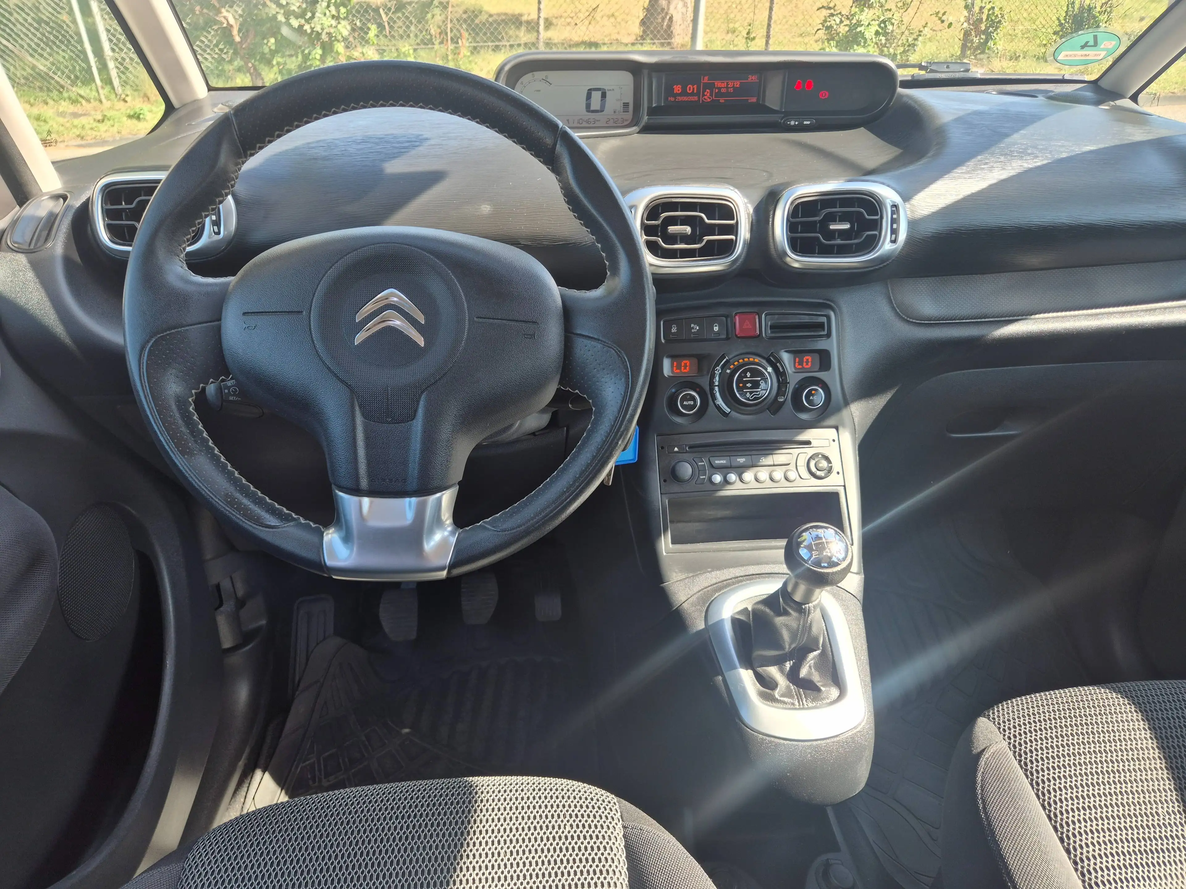 Citroen C3 Picasso Selection Tüv 11.2027 — photo 14
