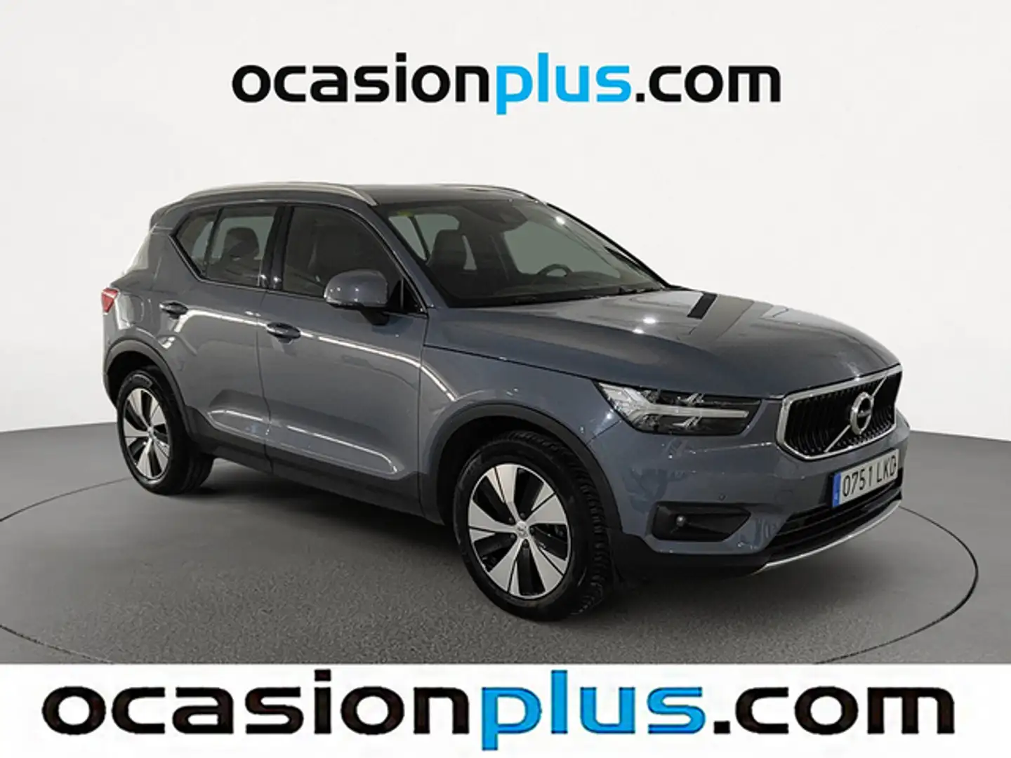 Volvo XC40 D3 Momentum Pro Aut. Gris - 2