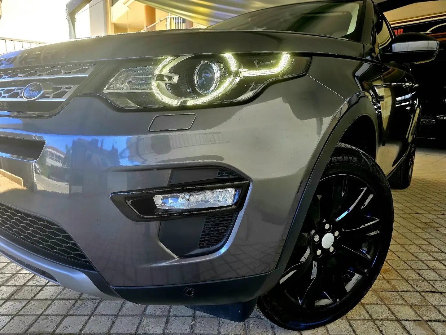 Land Rover Discovery Sport 2.0 SD4 HSE 180cv 4x4-GARANZIA 12 MESI Grijs - 1