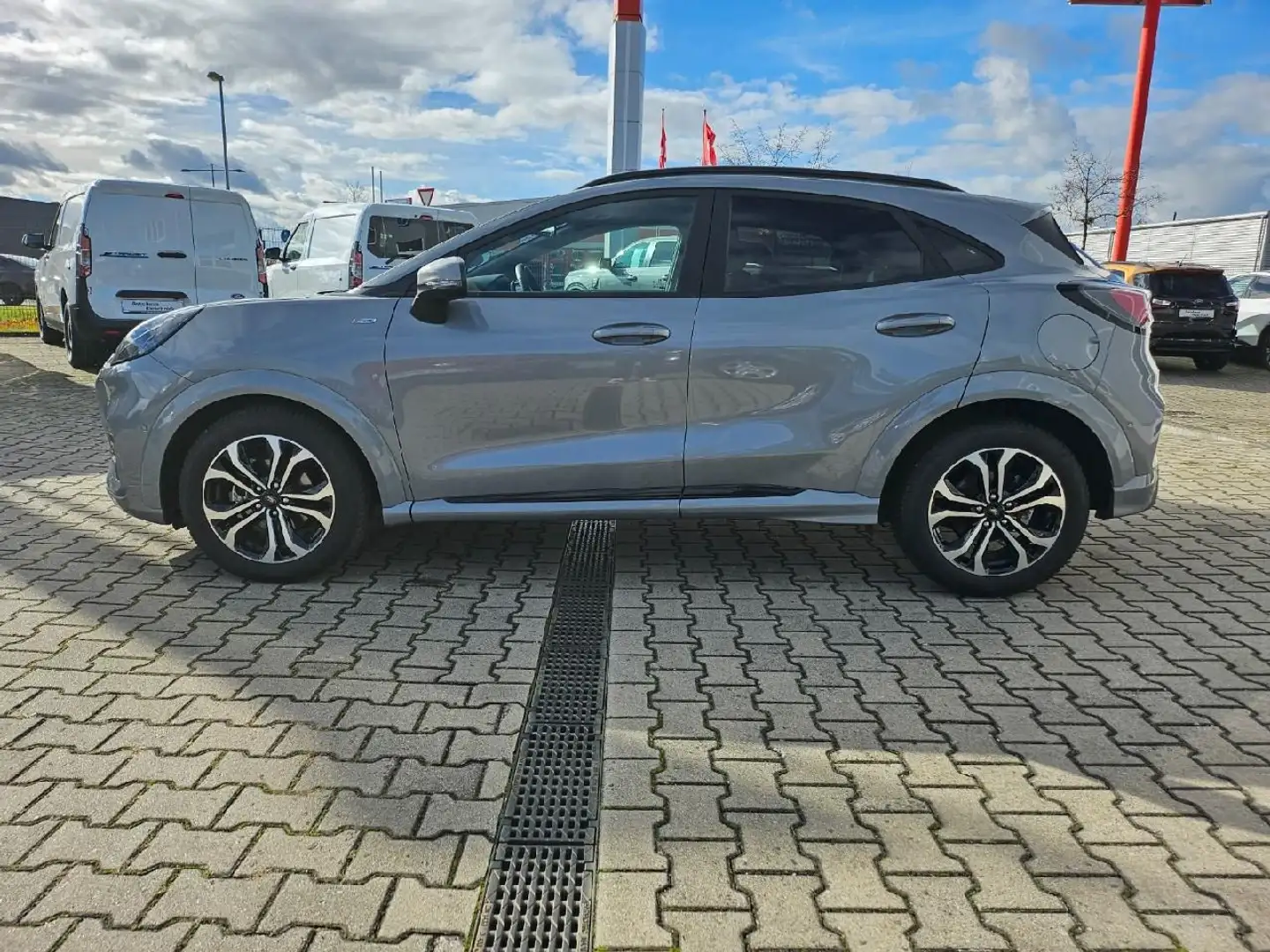 Ford Puma ST-Line X Grau - 2
