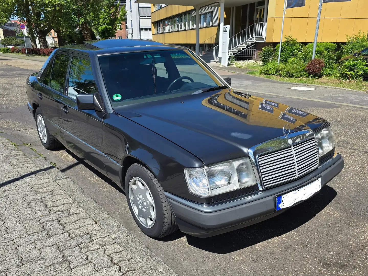 Mercedes-Benz E 230 W124 230E Noir - 1