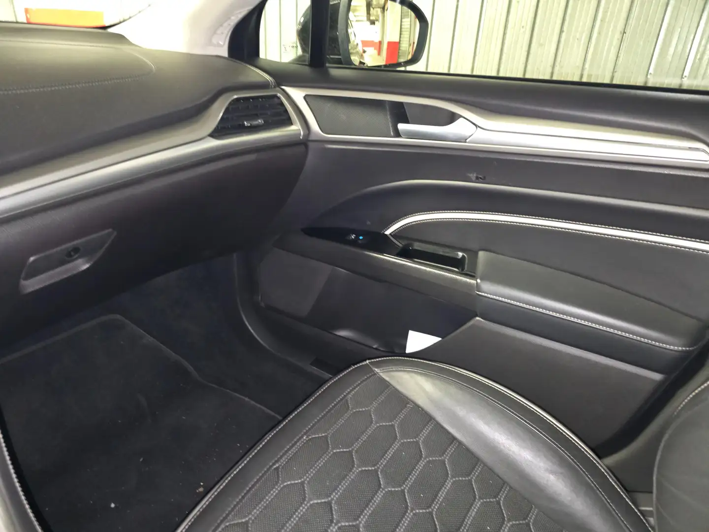 Ford Mondeo Mondeo Berlina 4p 4p 2.0 hybrid Vignale Nero - 2