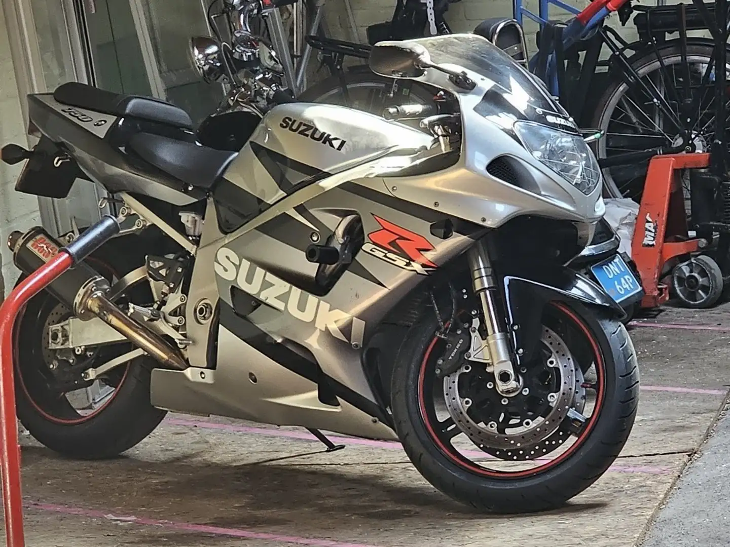 Suzuki GSX-R 750 k3 Stříbrná - 1