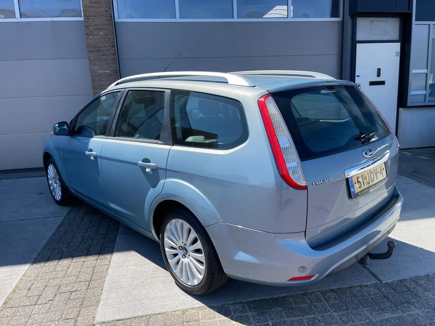 Ford Focus Wagon 1.8 Titanium/Cruise-c/Climate-c/Navi/PDC/Tre Blauw - 2
