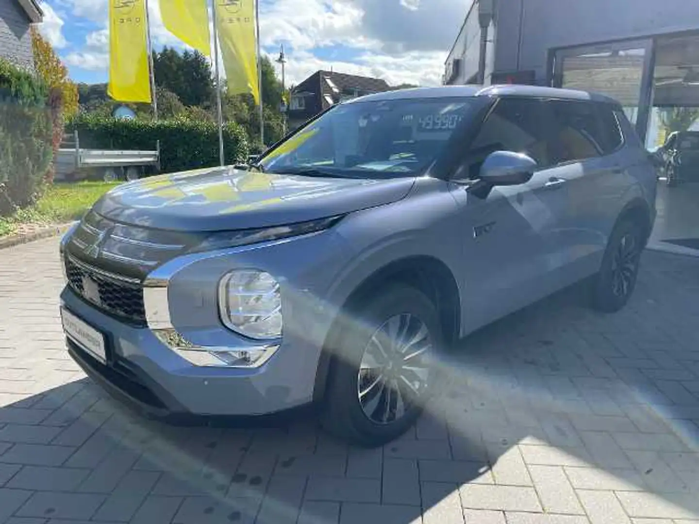 Mitsubishi Outlander 2.4L PHEV PLUS Grau - 1