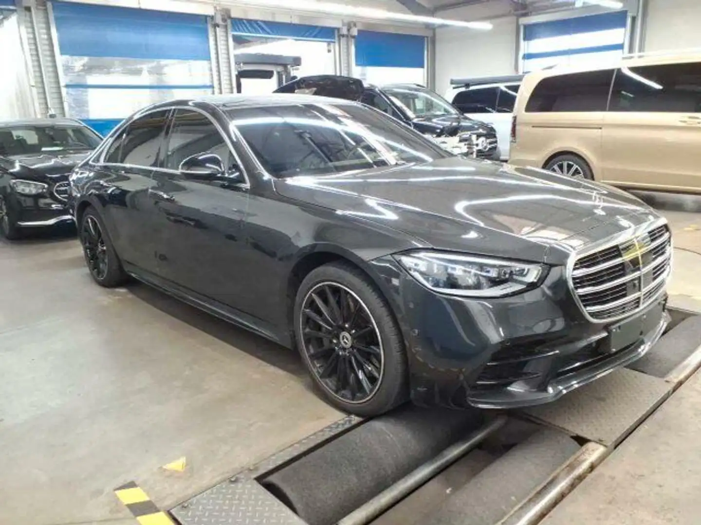 Mercedes-Benz S 580 e AMG+Pano+Digital+Burm+3D+AirM+HUD+360+ Gris - 2
