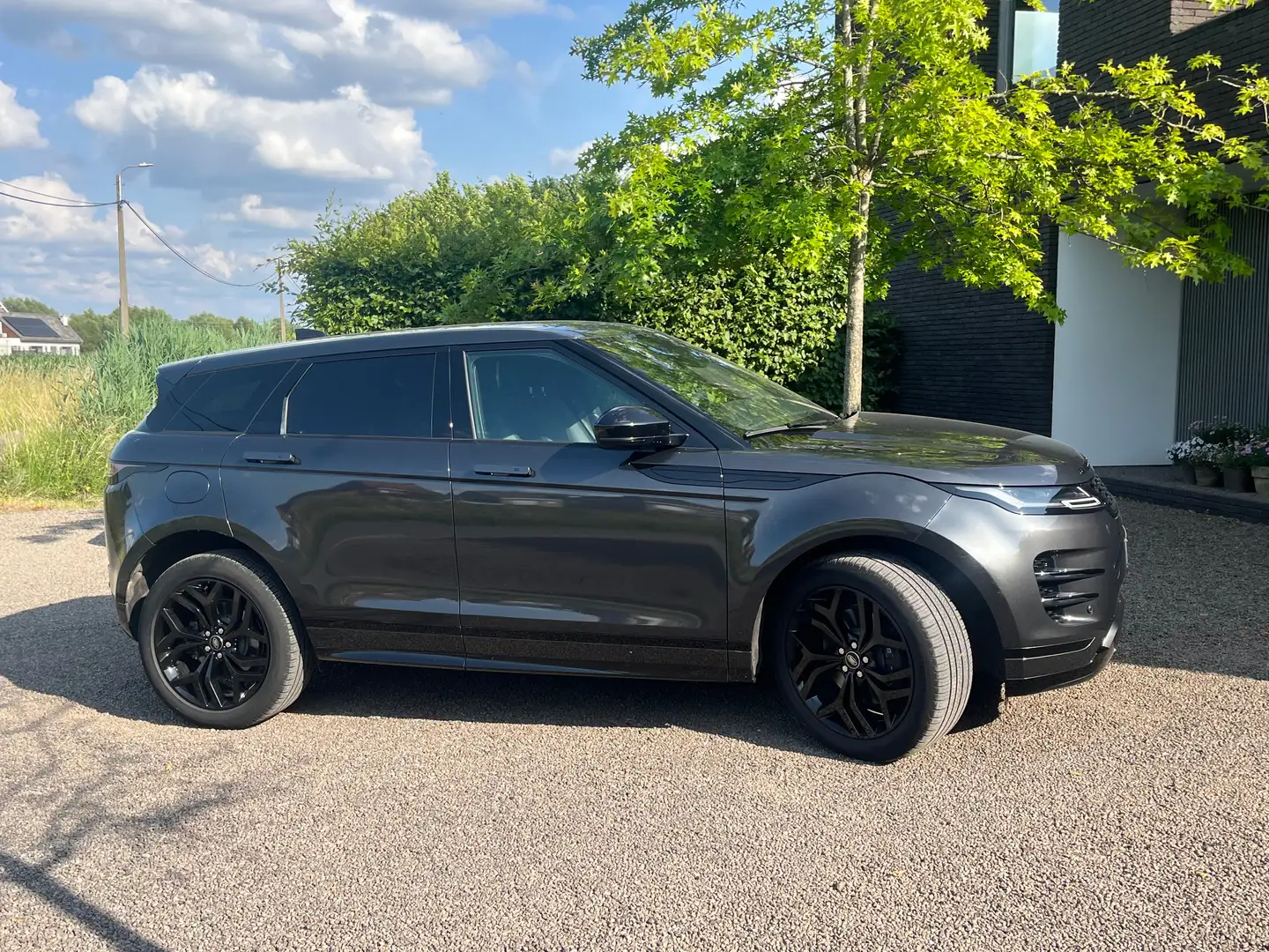 Land Rover Range Rover Evoque Range Rover Evoque P300e R-Dynamic SE Grijs - 1