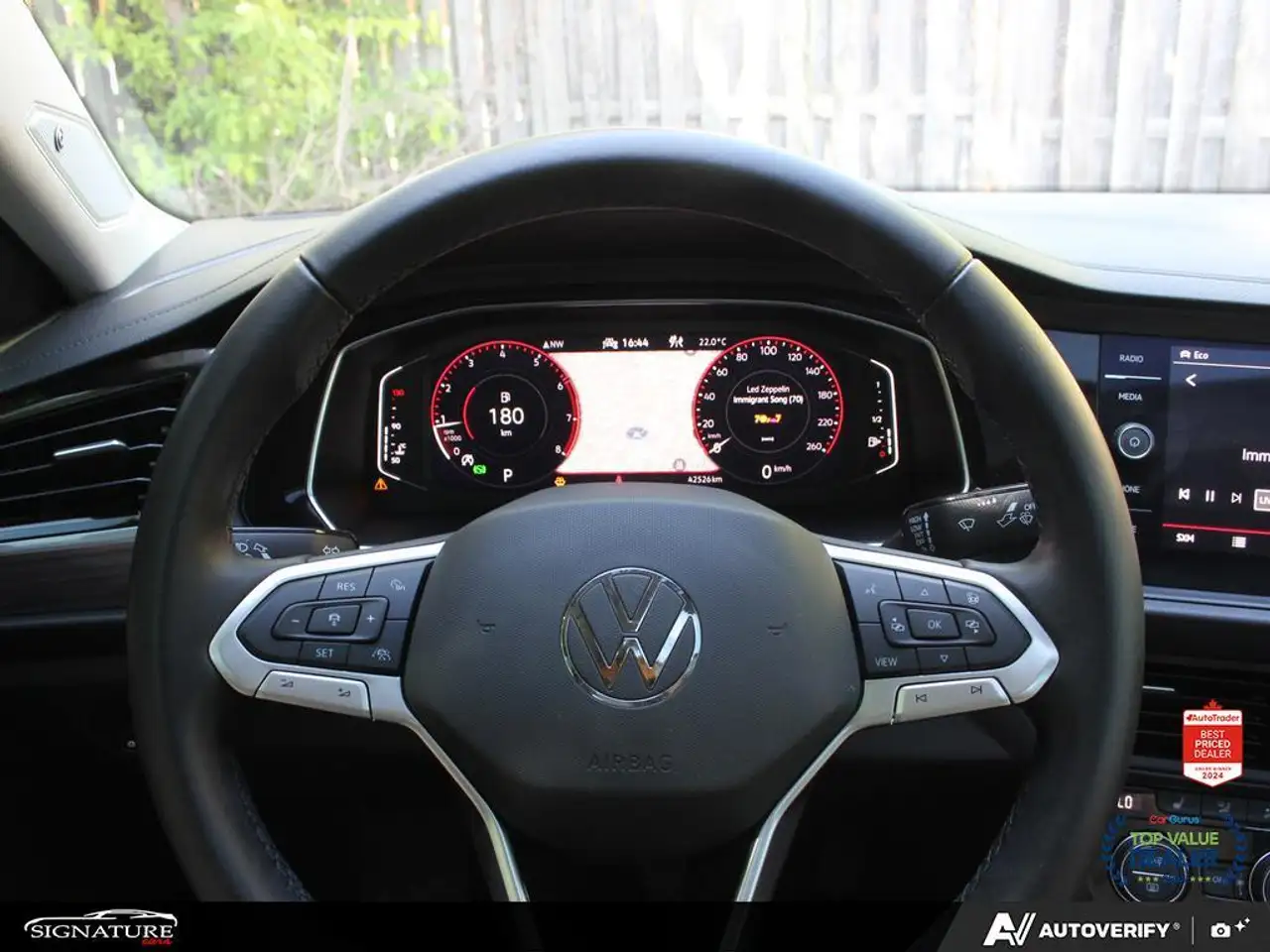 Volkswagen Jetta снимка Volkswagen Jetta