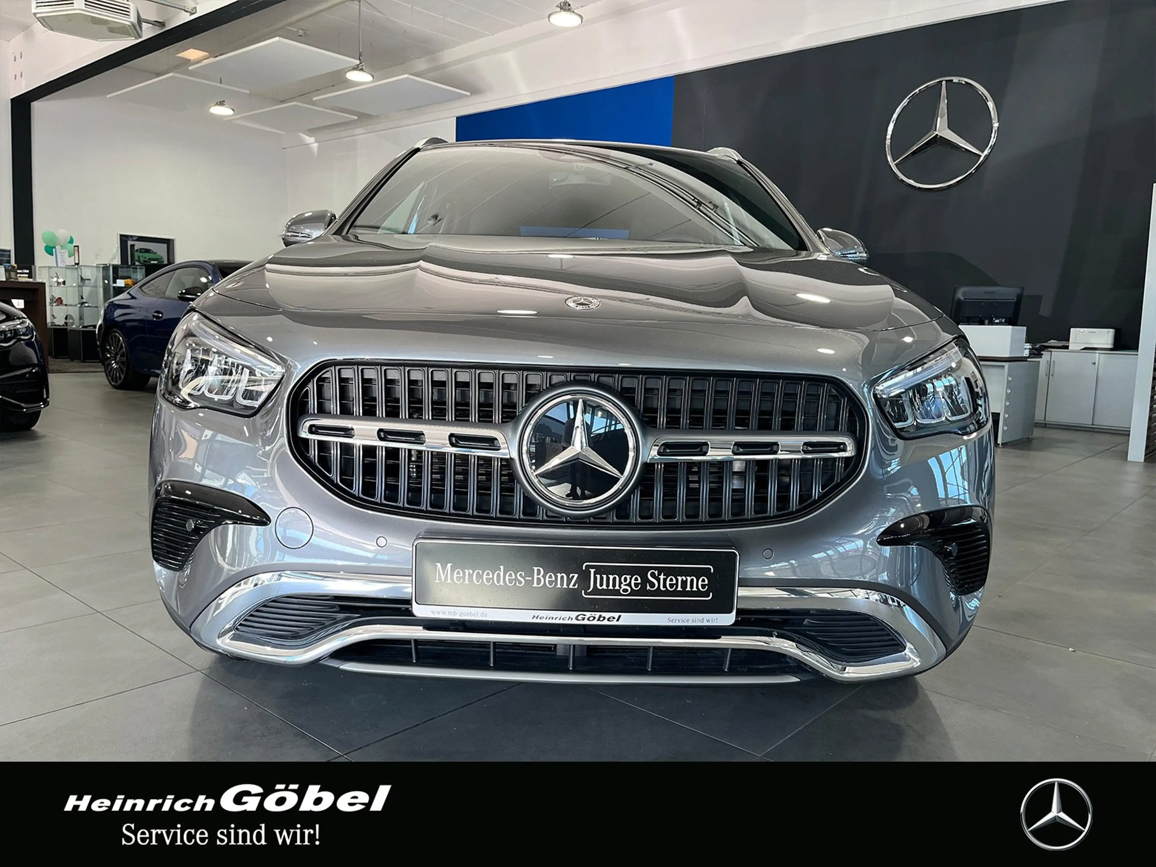 Mercedes-Benz GLA 220 4M PROGRESSIVE+LED+KAMERA+NAVI+CARPLAY — photo 3