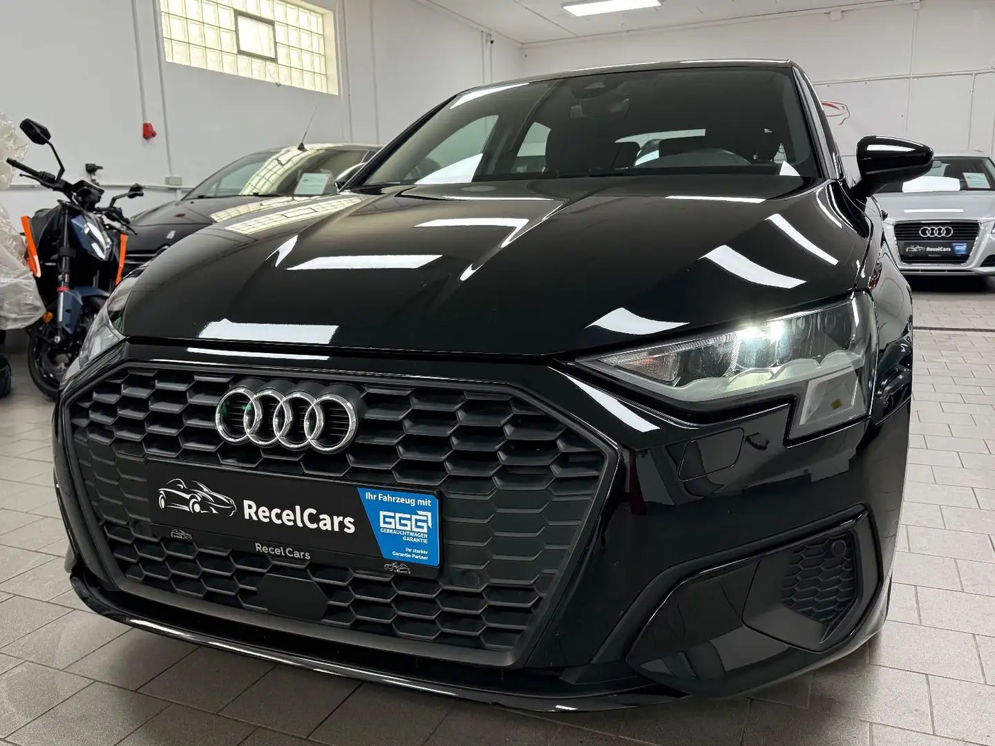 Audi A3 Sportback 35 TFSI*NAVI*LED*SHZ*PARKASSIST*PDC Noir - 1