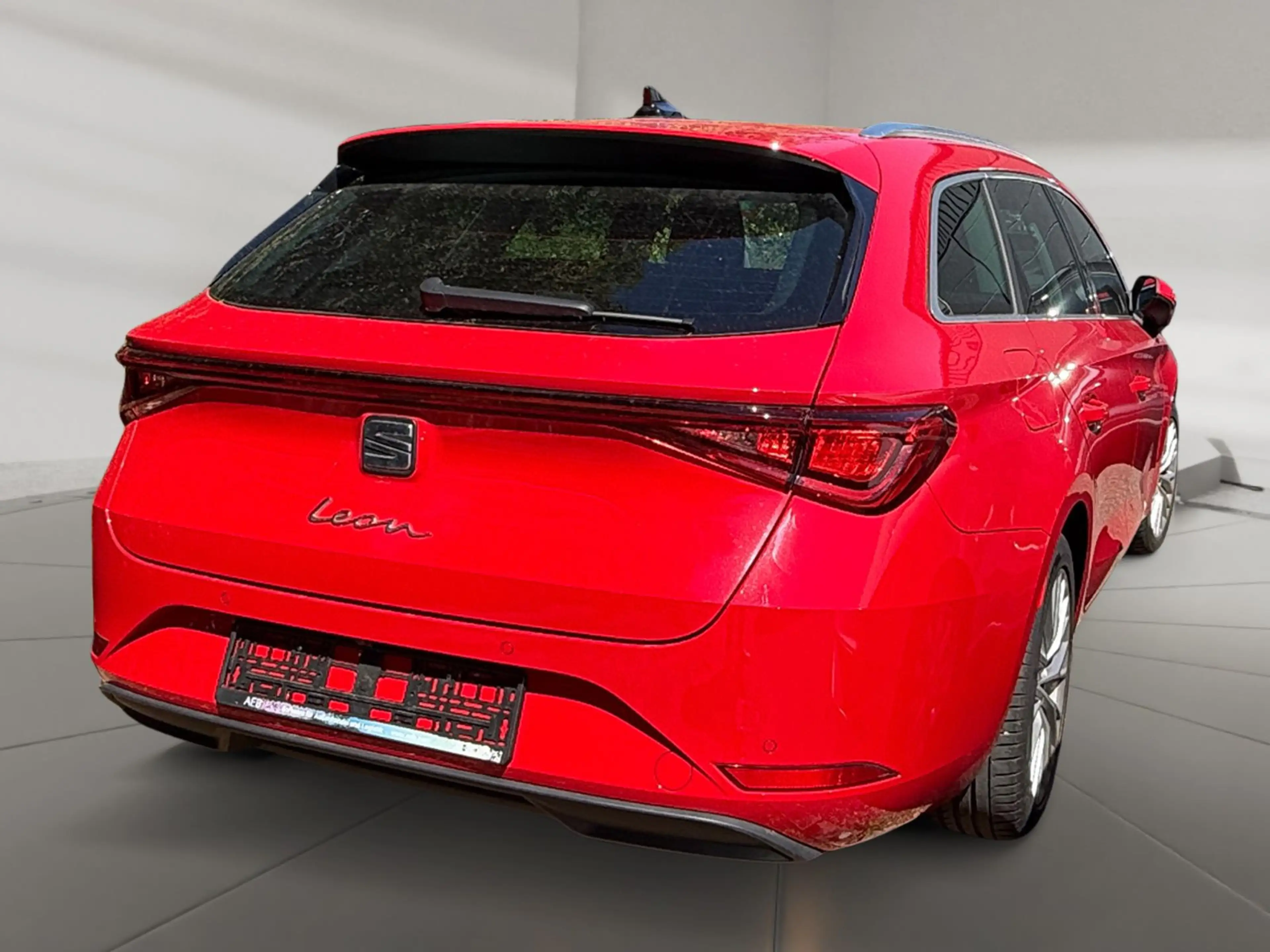 SEAT Leon Sportstourer XCELLENCE 1.5 TSI LED/AHK/STHZ — photo 4