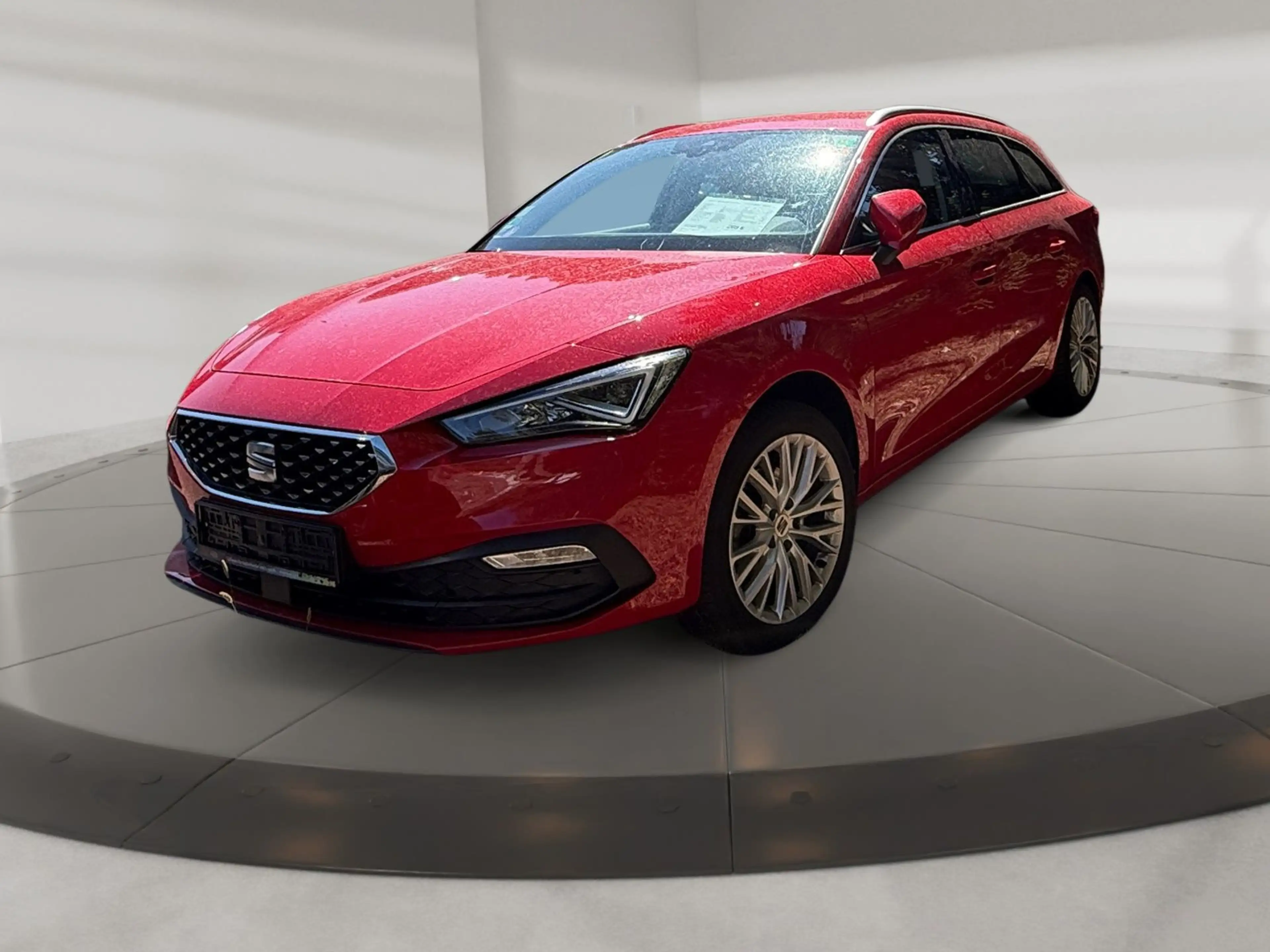 SEAT Leon Sportstourer XCELLENCE 1.5 TSI LED/AHK/STHZ — photo 2