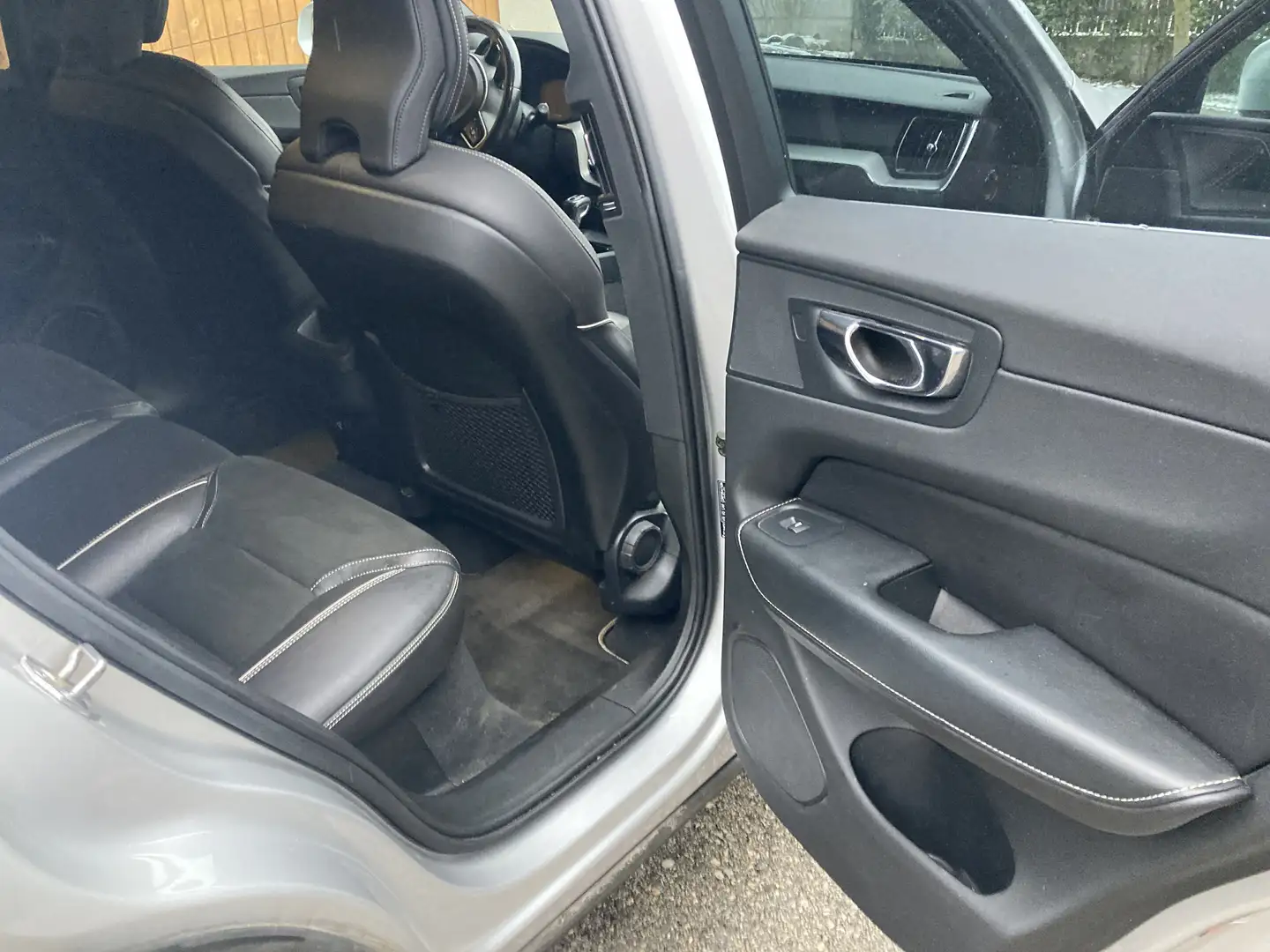 Volvo XC60 D4 R-Design AWD Geartronic - 2