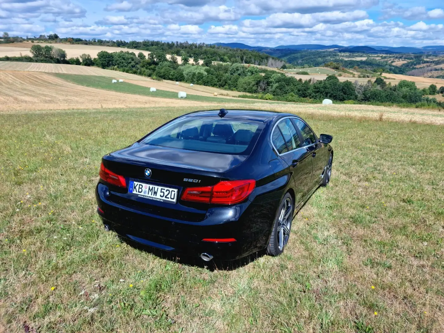 BMW 520 520 i G30 Scheckheft gepflegt 20 Zoll Schwarz - 2