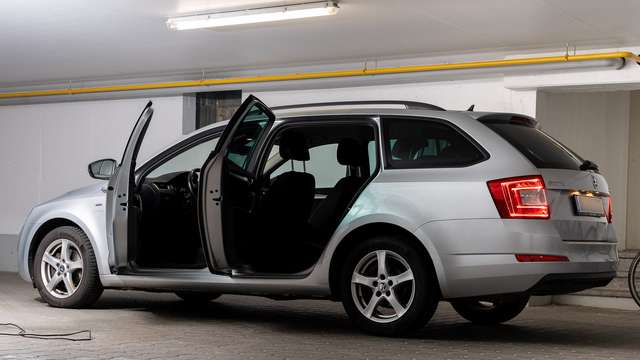 Skoda Octavia Octavia Combi 2.0 TDI (Green tec) DSG Ambition