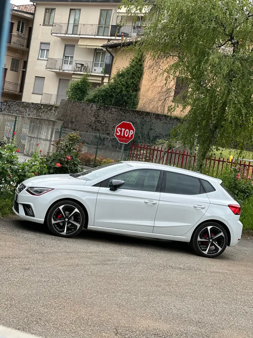 SEAT Ibiza 1.0 mpi FR 80cv NEOPATENTATI Bianco - 1