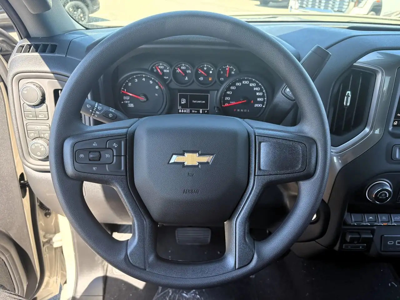 Chevrolet Silverado 1500 снимка Chevrolet Silverado 1500