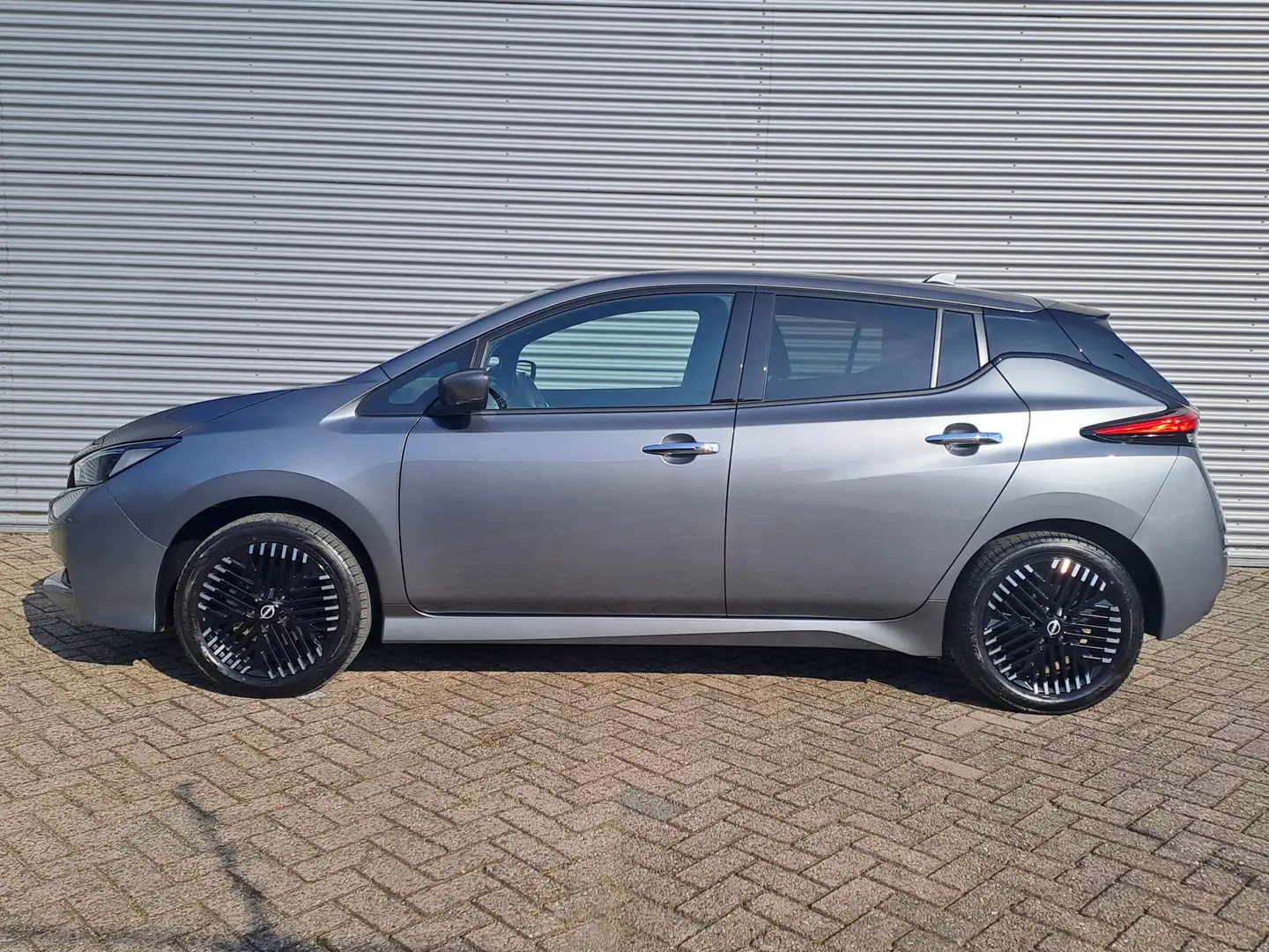 Nissan Leaf e+ N-Connecta 62 kWh | Automaat | 62 KWH | Navi | Gris - 2