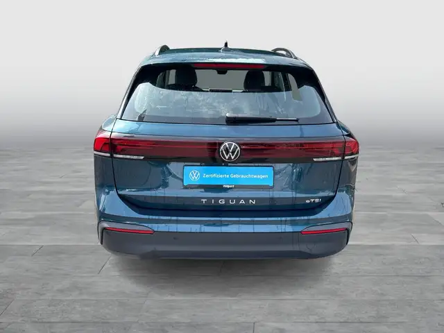 Volkswagen Tiguan view 5