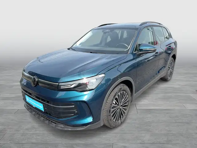 Volkswagen Tiguan view 2