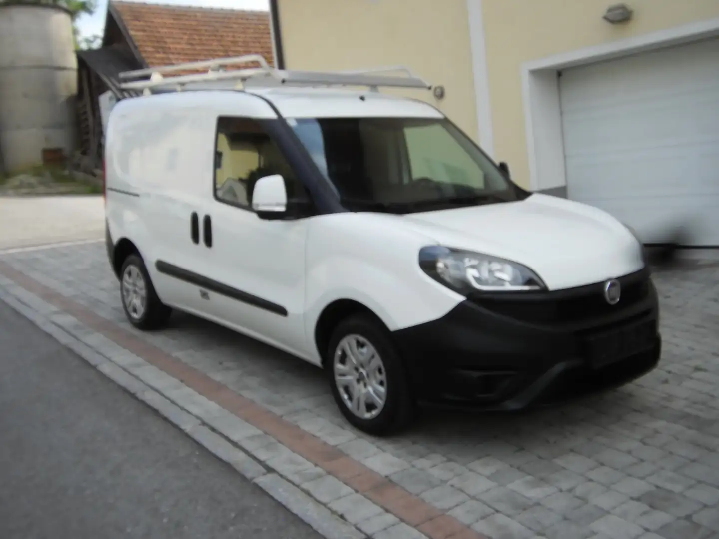 Fiat Doblo Cargo SX 1,3 MultiJet 95 Blanco - 1