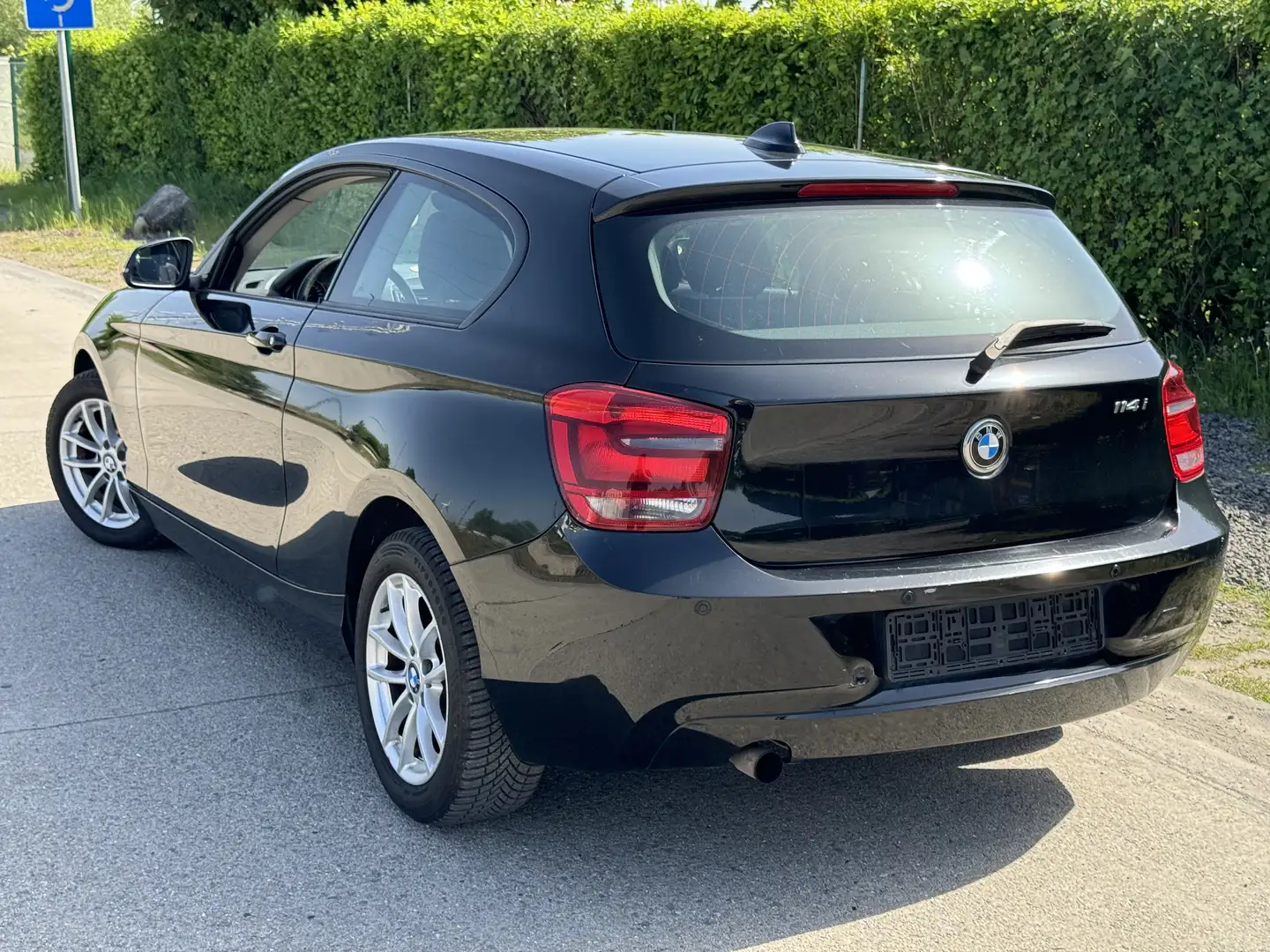 BMW 114 114i Red Devils Sport Edition - 2
