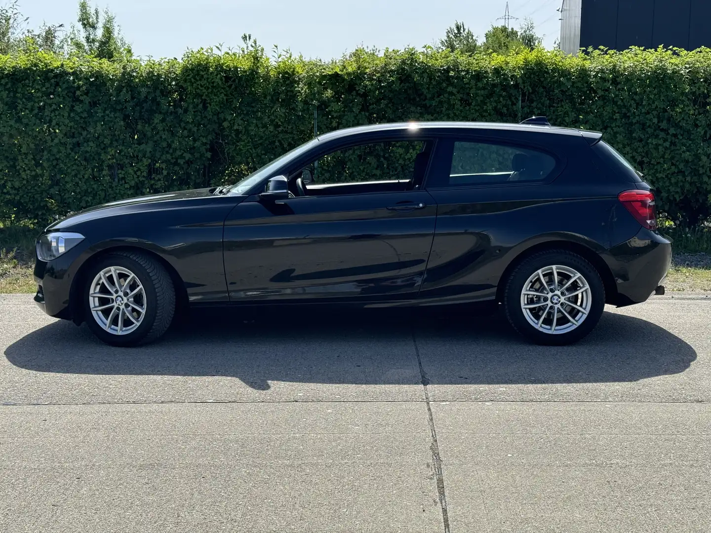 BMW 114 114i Red Devils Sport Edition - 1