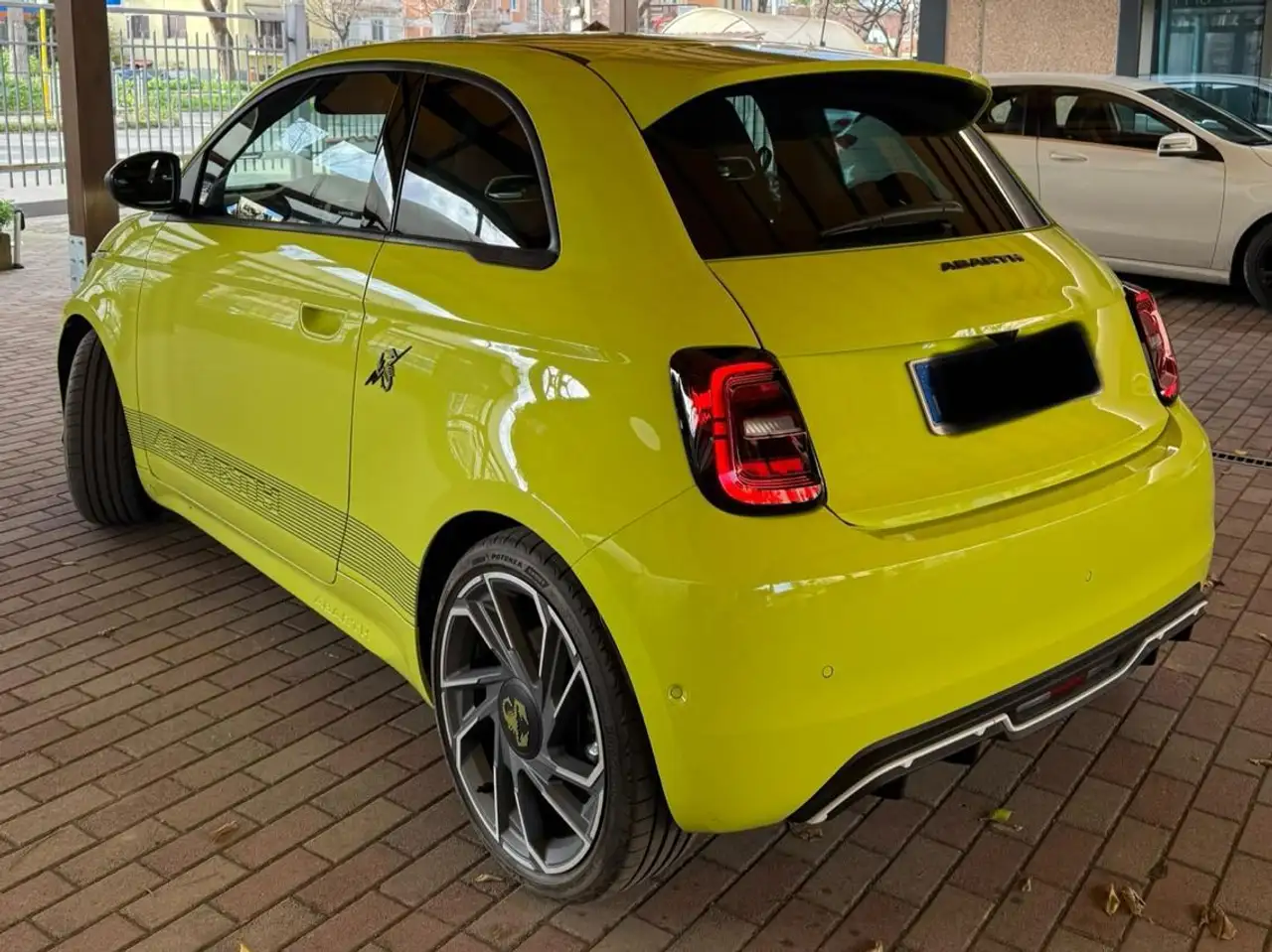 Abarth 500e 2025