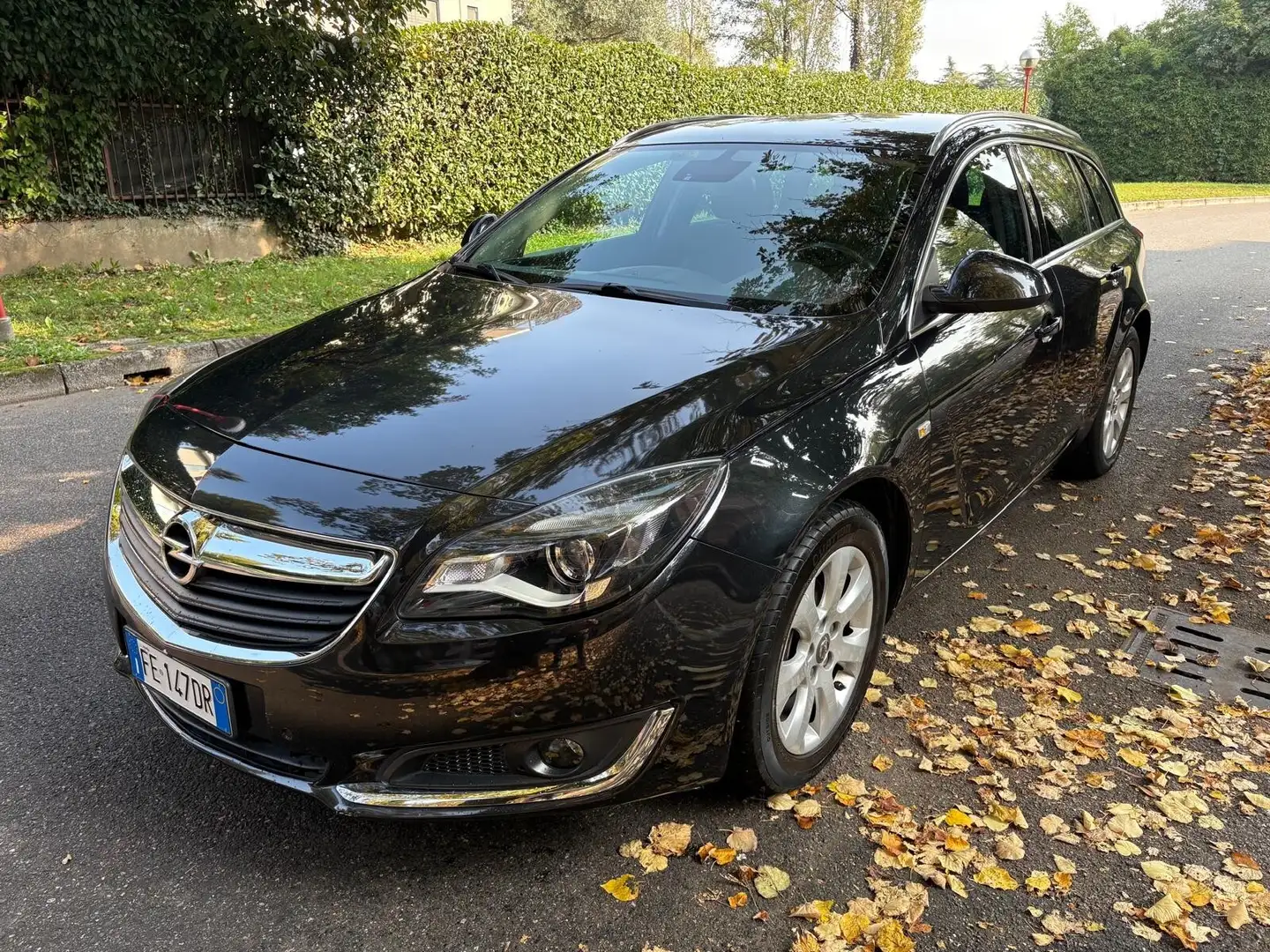Opel Insignia 1.6 CDTI 136CV Sports Tourer aut. Cosmo Business Noir - 1