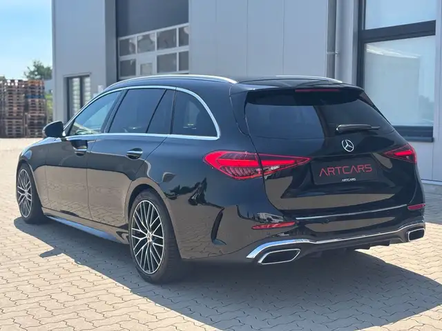 Mercedes-Benz C-Class view 5
