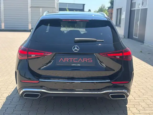 Mercedes-Benz C-Class view 6
