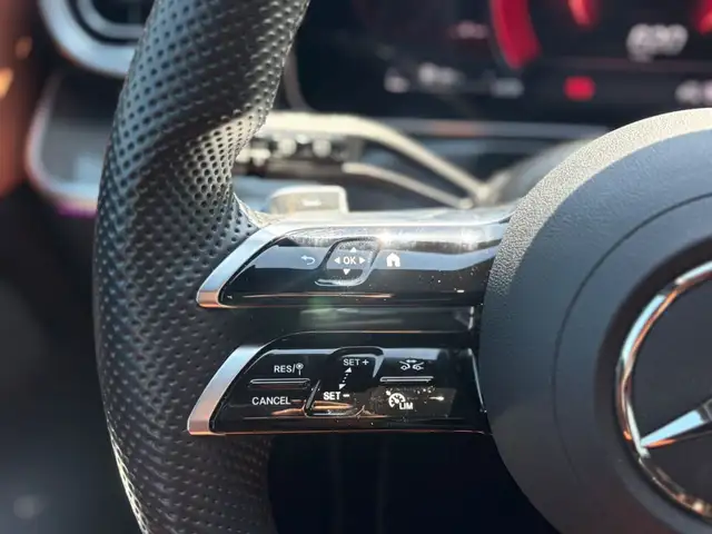 Mercedes-Benz C-Class view 13