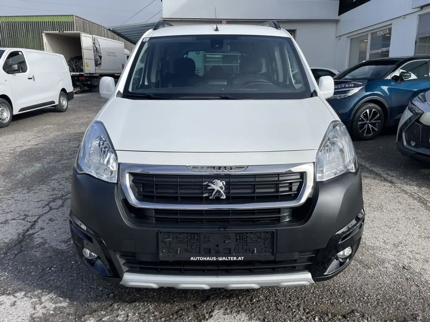 Peugeot Partner Tepee Outdoor 1,6 HDi 120 S&S Weiß - 2