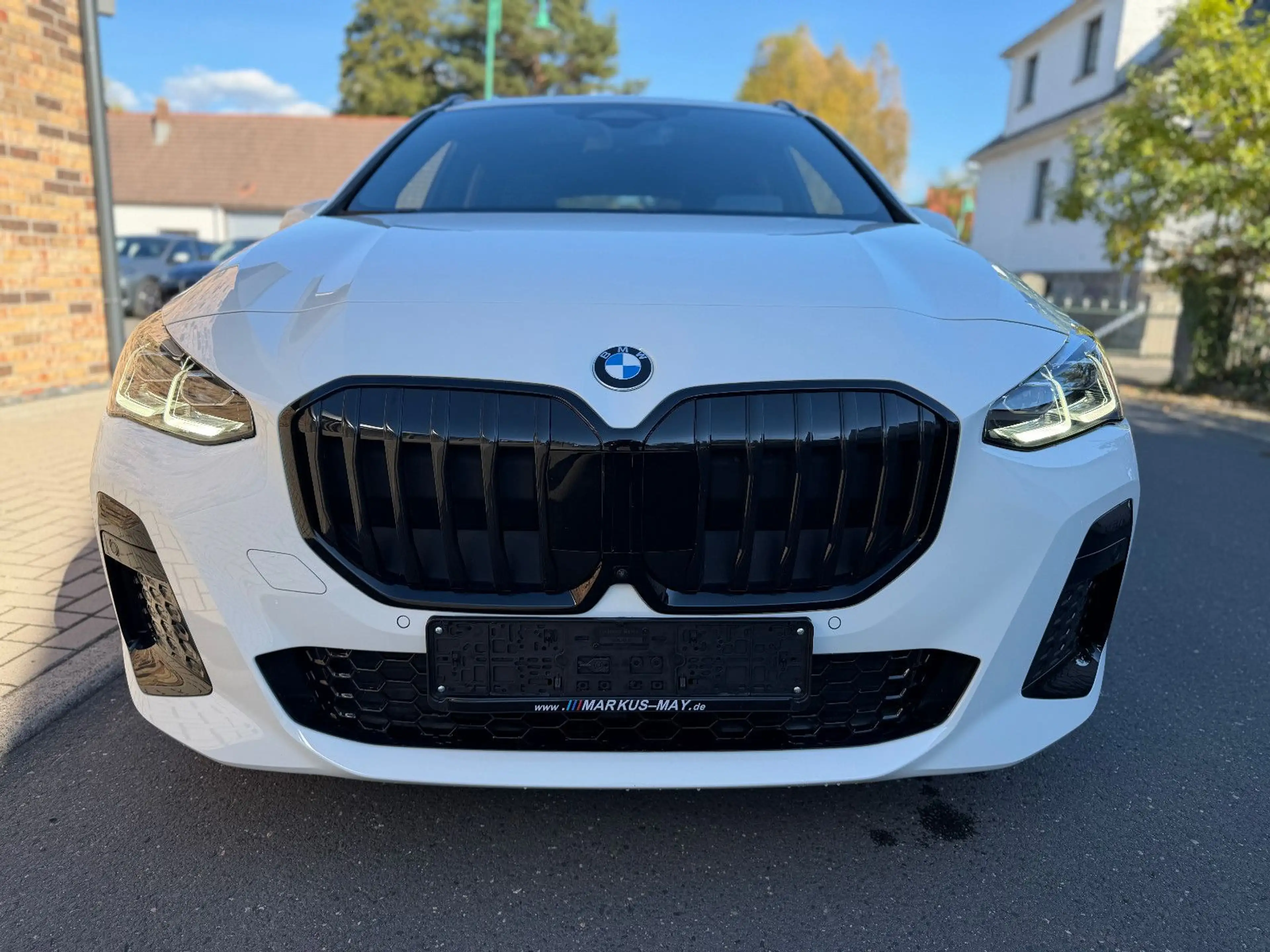 BMW 220 220d ATourer M Sport Pano AHK HUD H/K Massage — photo 2