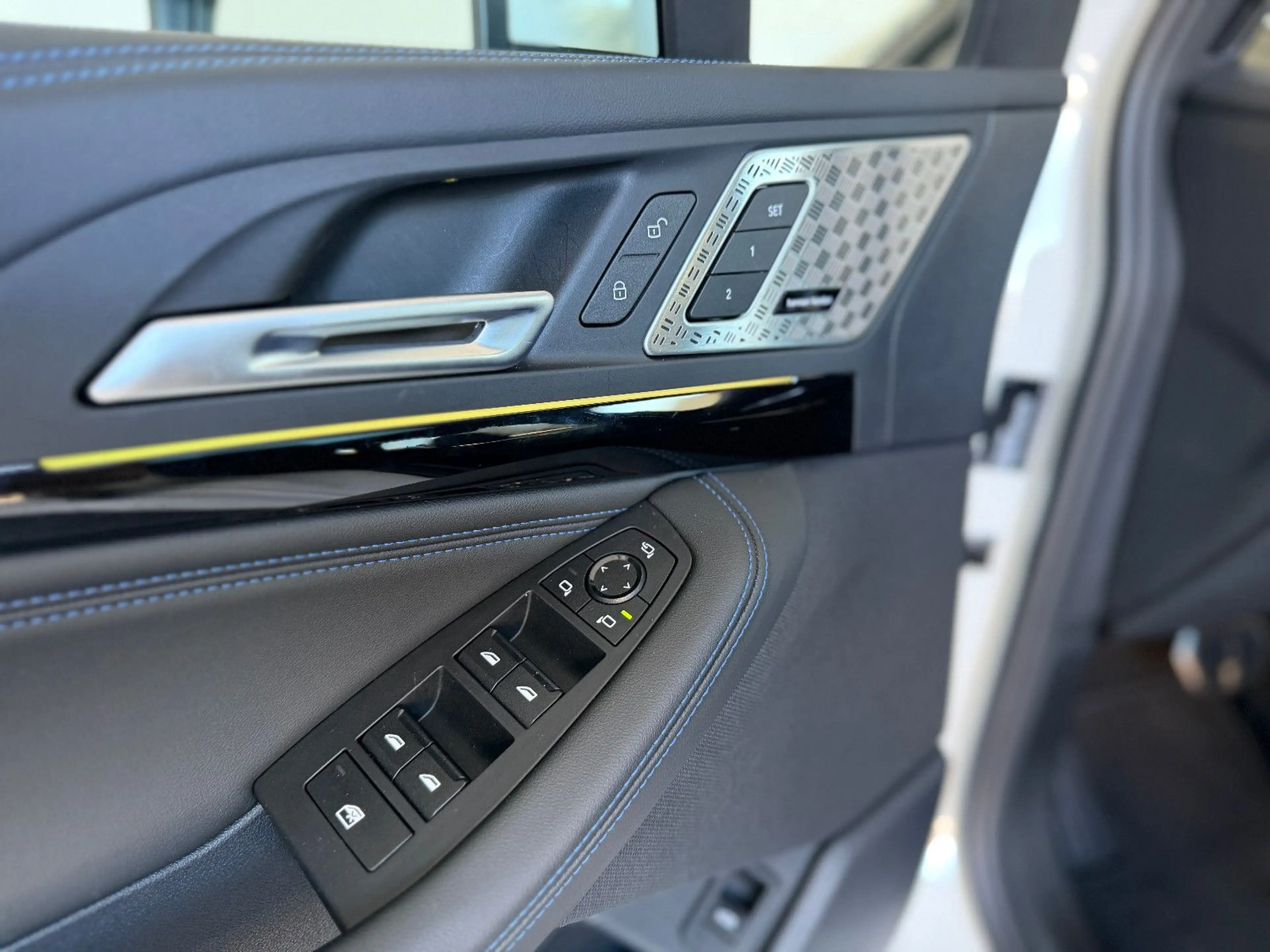 BMW 220 220d ATourer M Sport Pano AHK HUD H/K Massage — photo 25