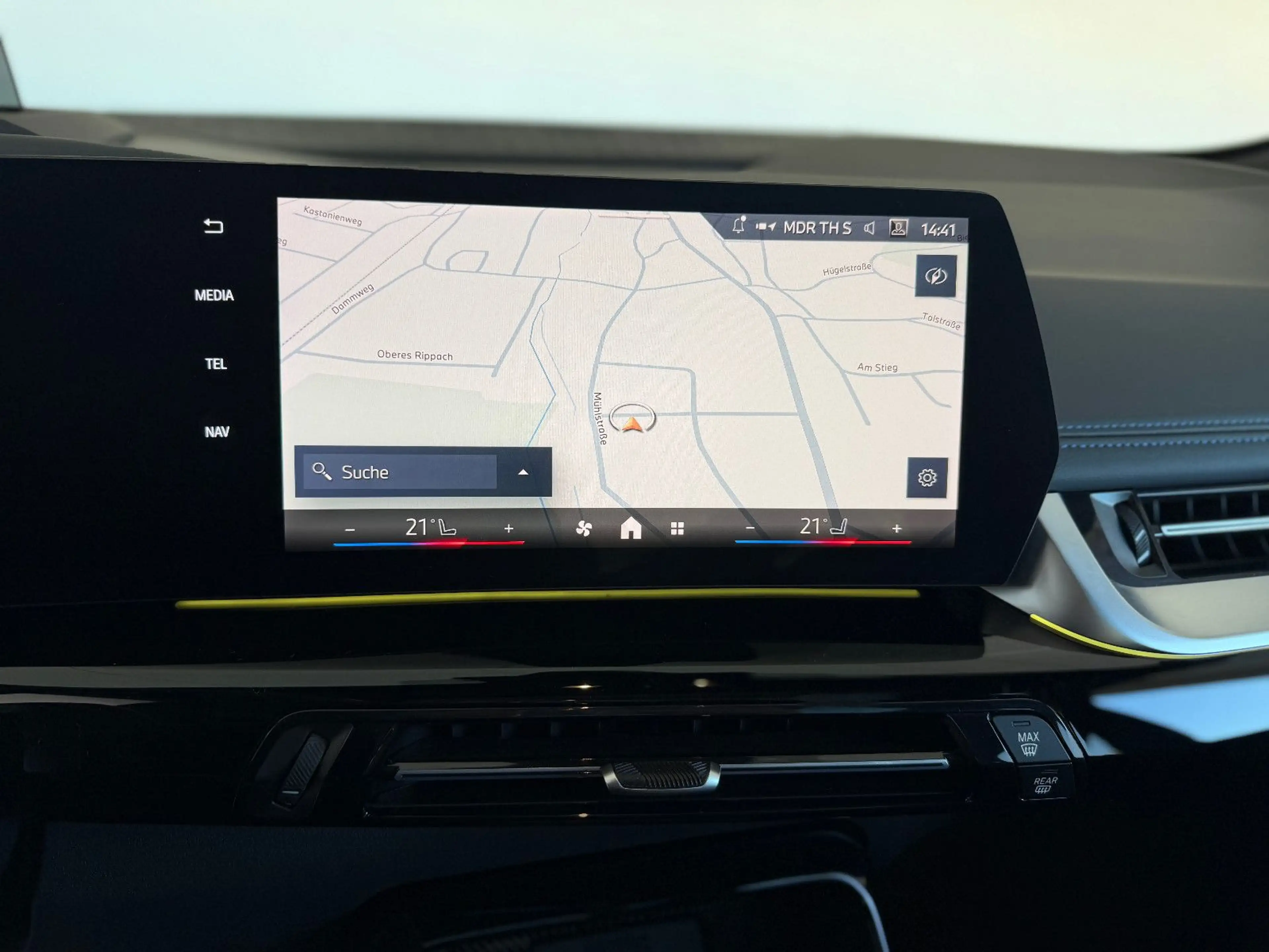 BMW 220 220d ATourer M Sport Pano AHK HUD H/K Massage — photo 21
