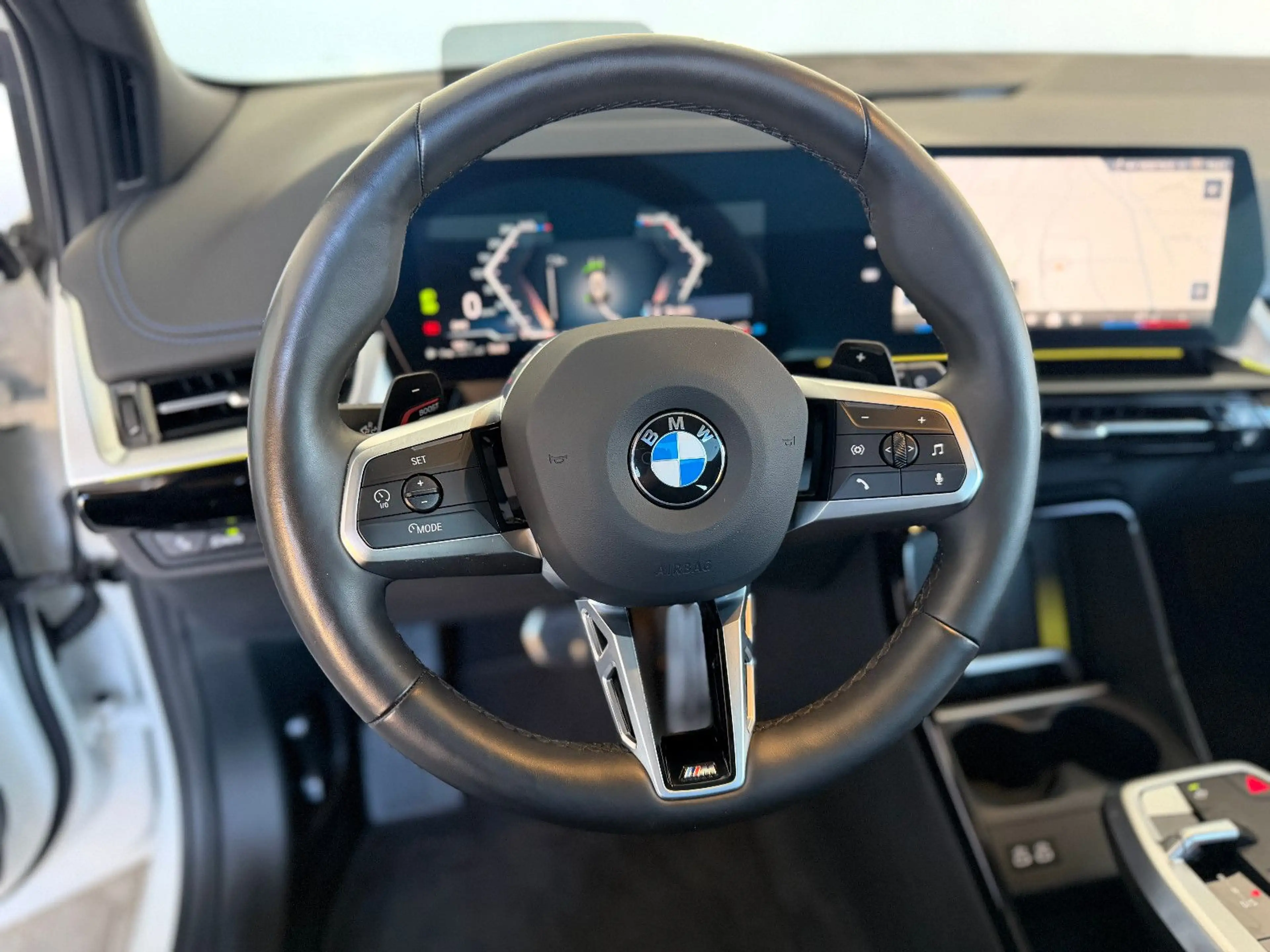 BMW 220 220d ATourer M Sport Pano AHK HUD H/K Massage — photo 18