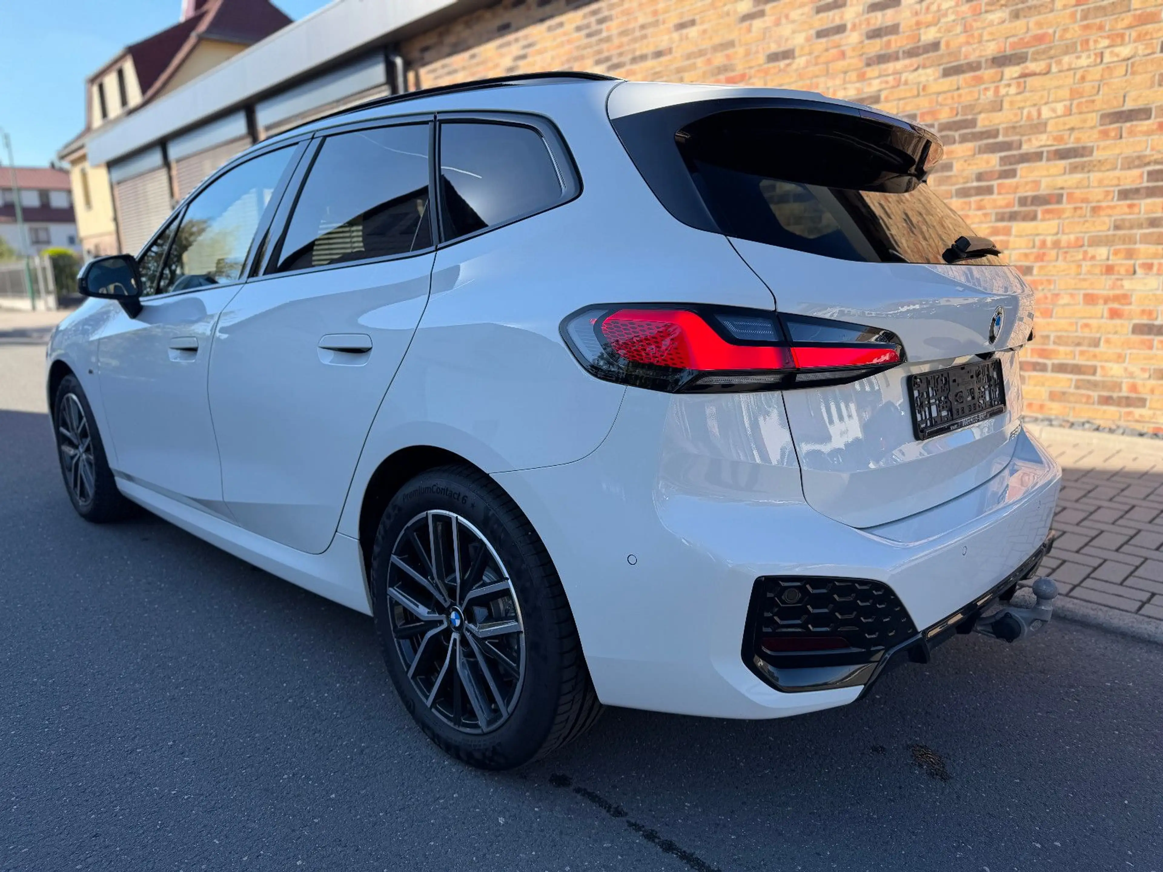 BMW 220 220d ATourer M Sport Pano AHK HUD H/K Massage — photo 4
