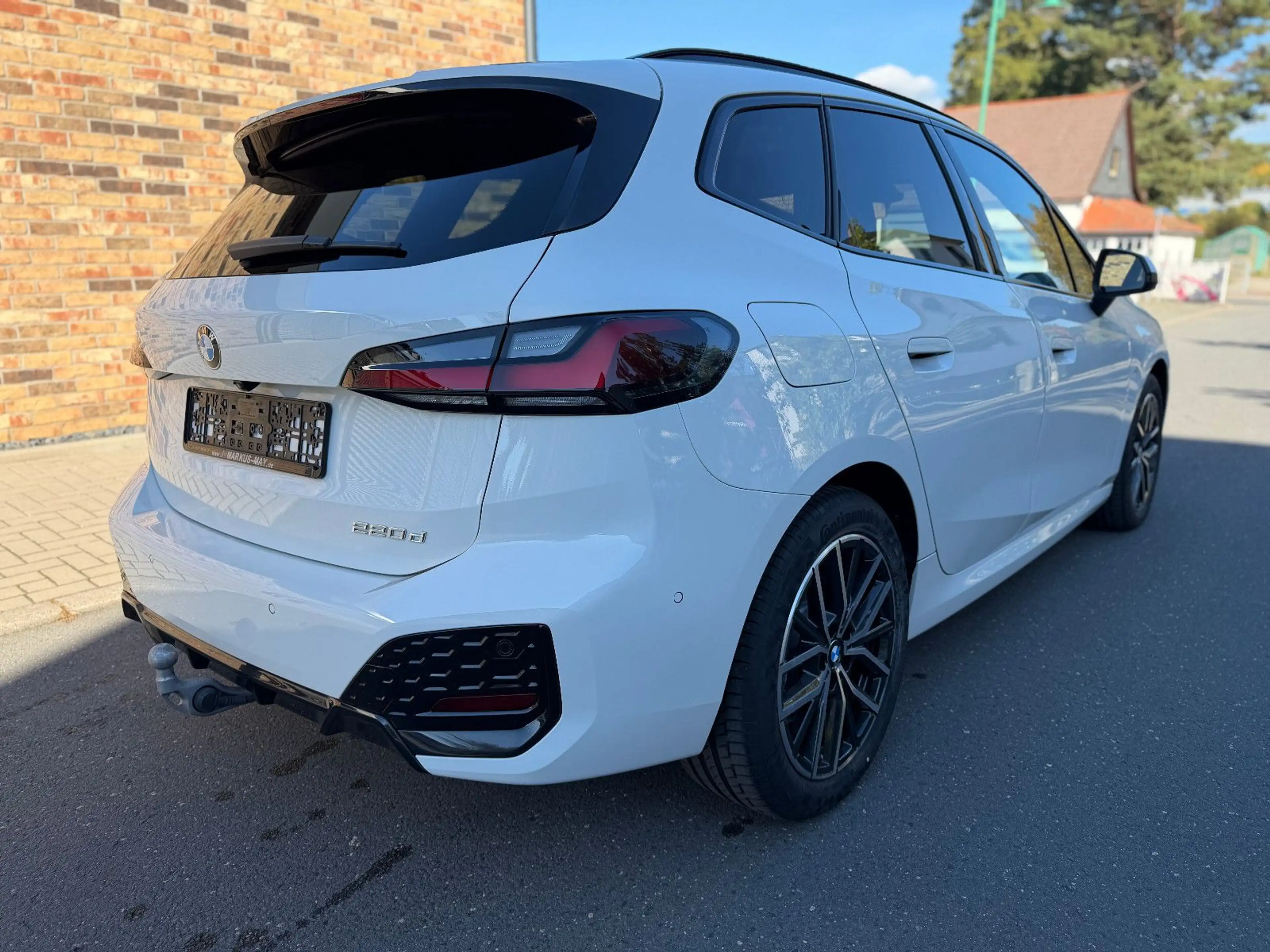 BMW 220 220d ATourer M Sport Pano AHK HUD H/K Massage — photo 6