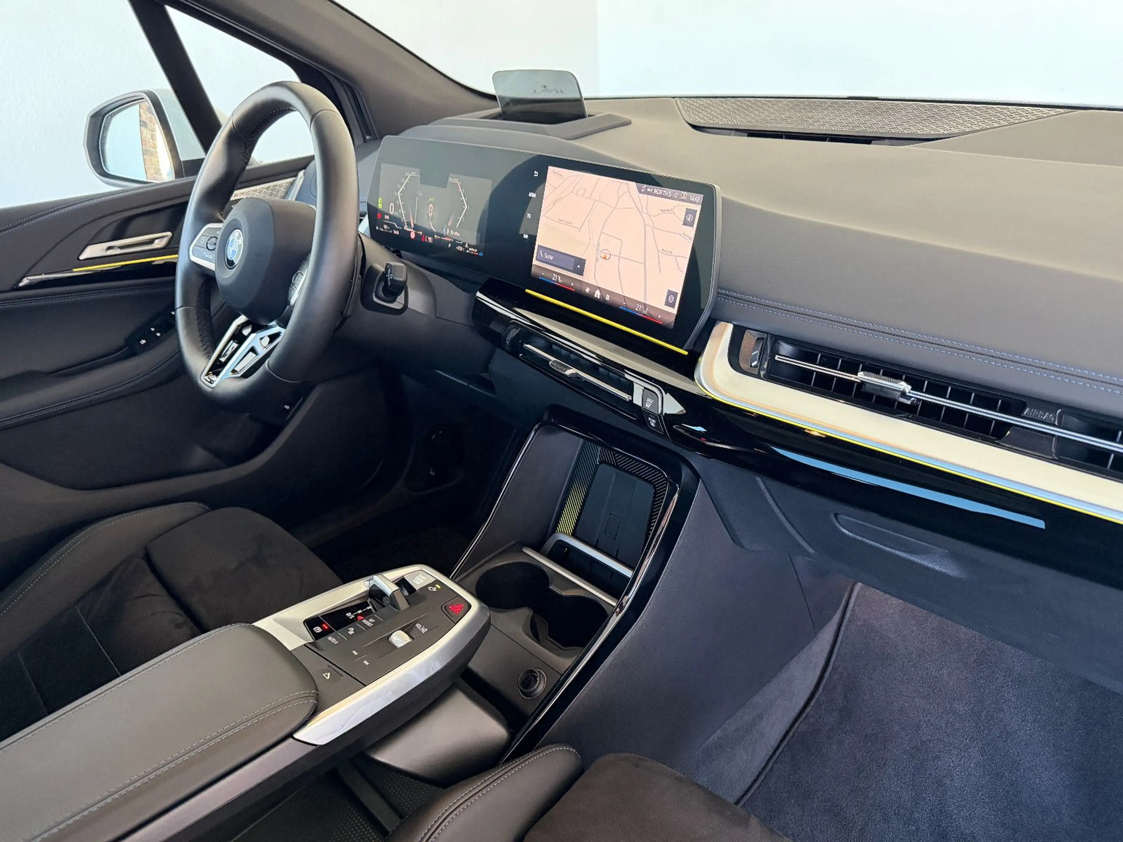 BMW 220 220d ATourer M Sport Pano AHK HUD H/K Massage — photo 13