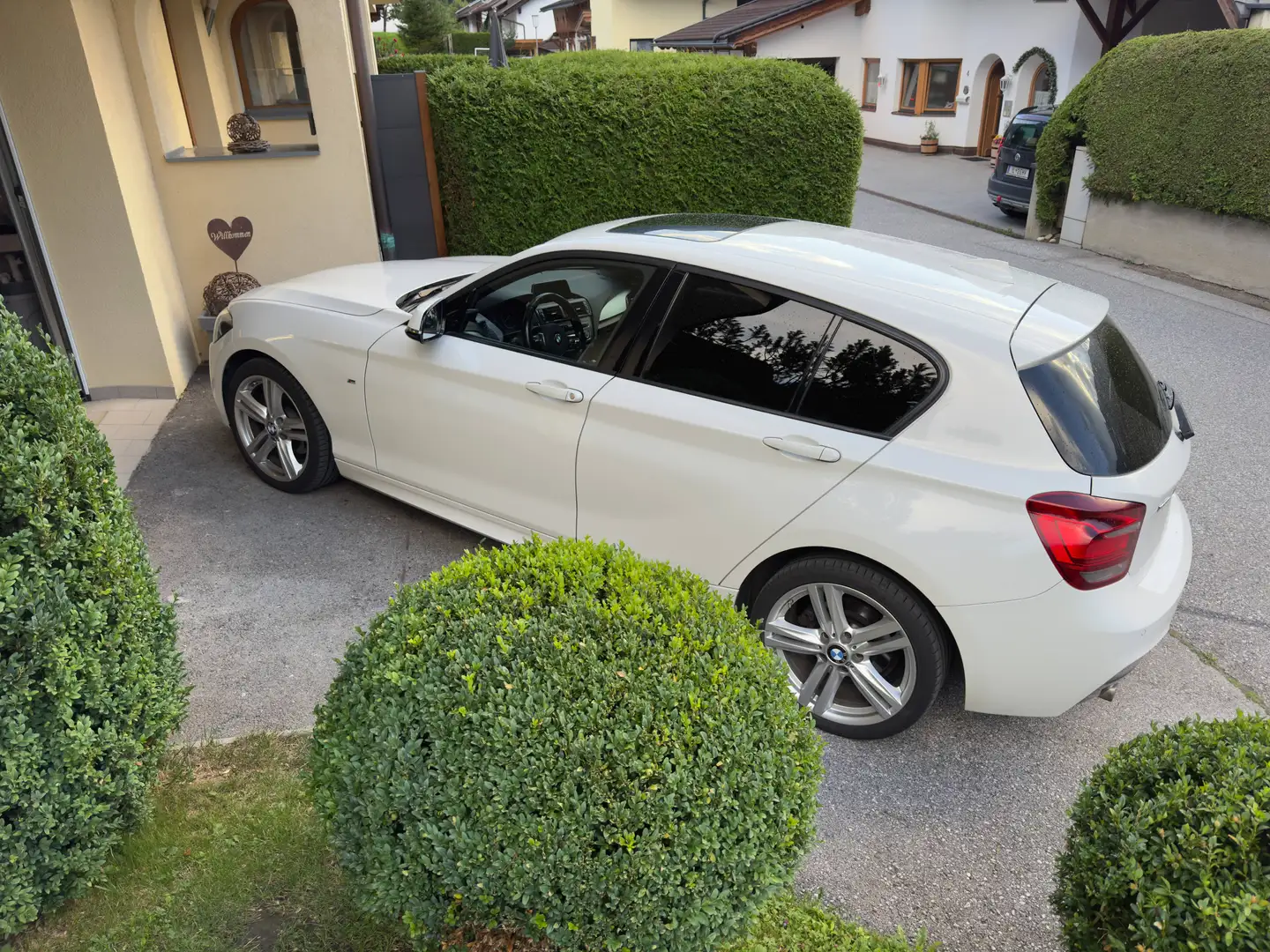 BMW 118 118d xDrive Österreich-Paket Weiß - 2