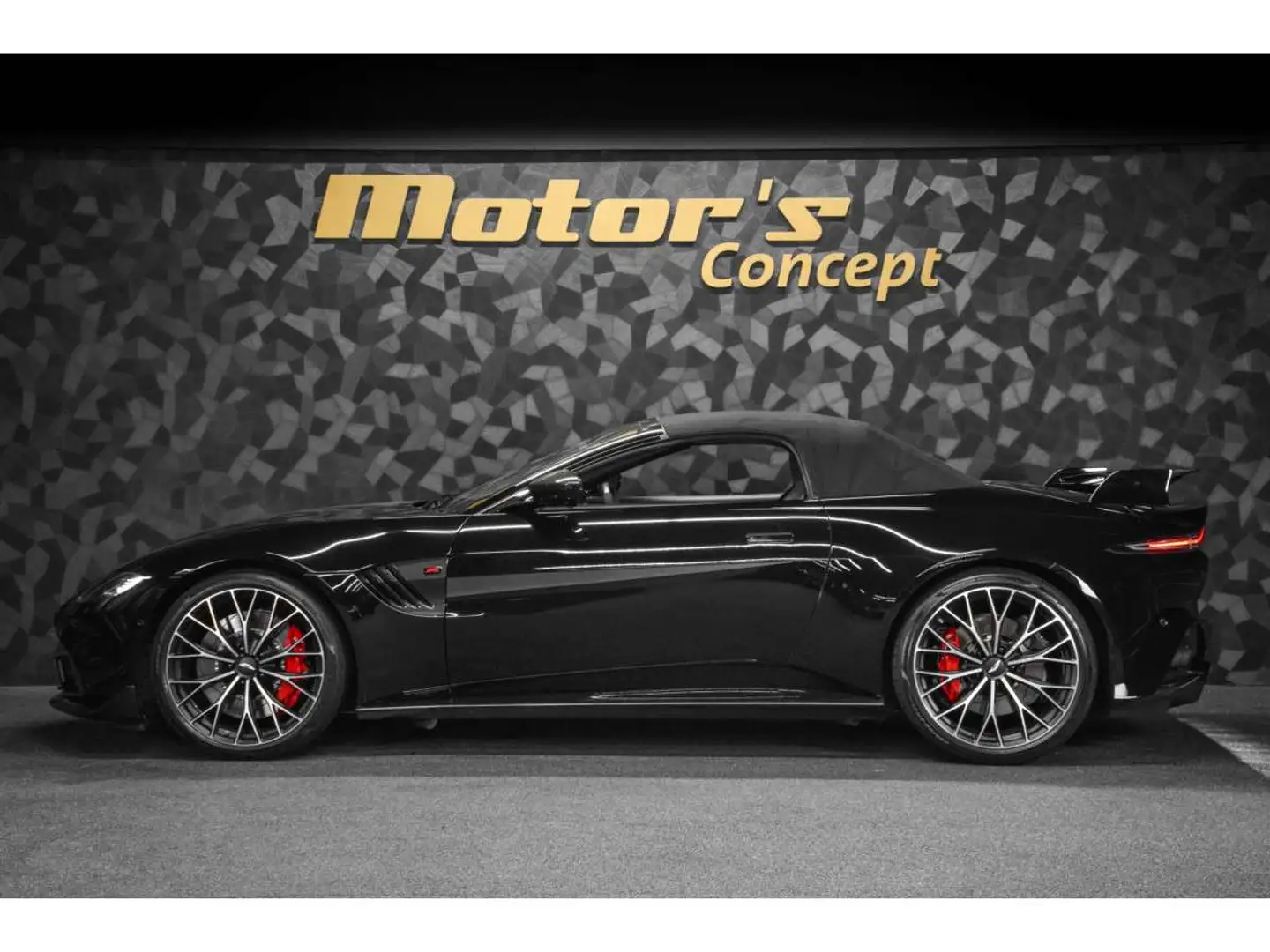 Aston Martin V8 Vantage F1 EDITION ROADSTER - JET BLACK Noir - 2