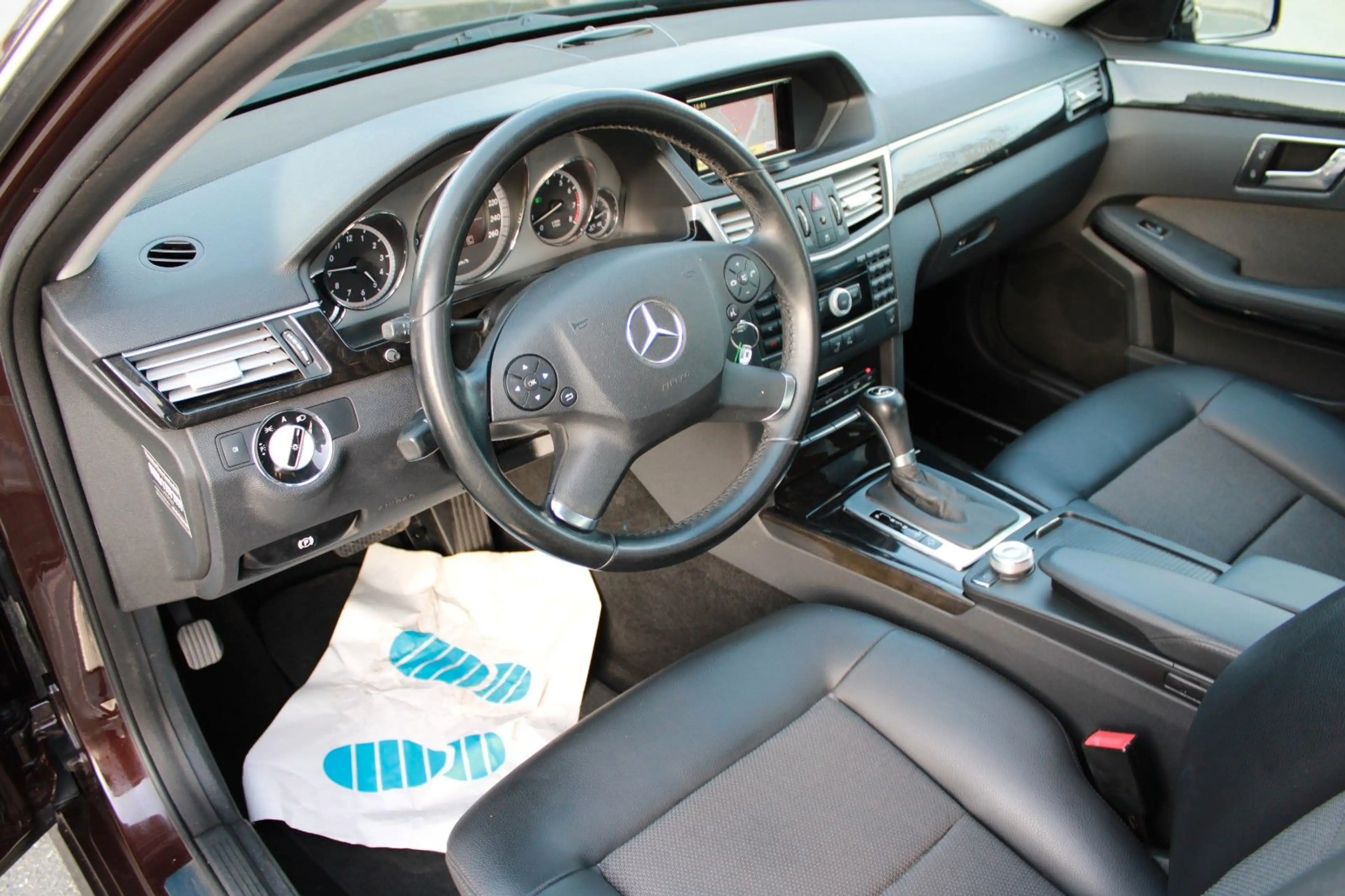 Mercedes-Benz E 250 E250 CGI BlueEfficiency Limousine Avantgarde 18" — photo 13