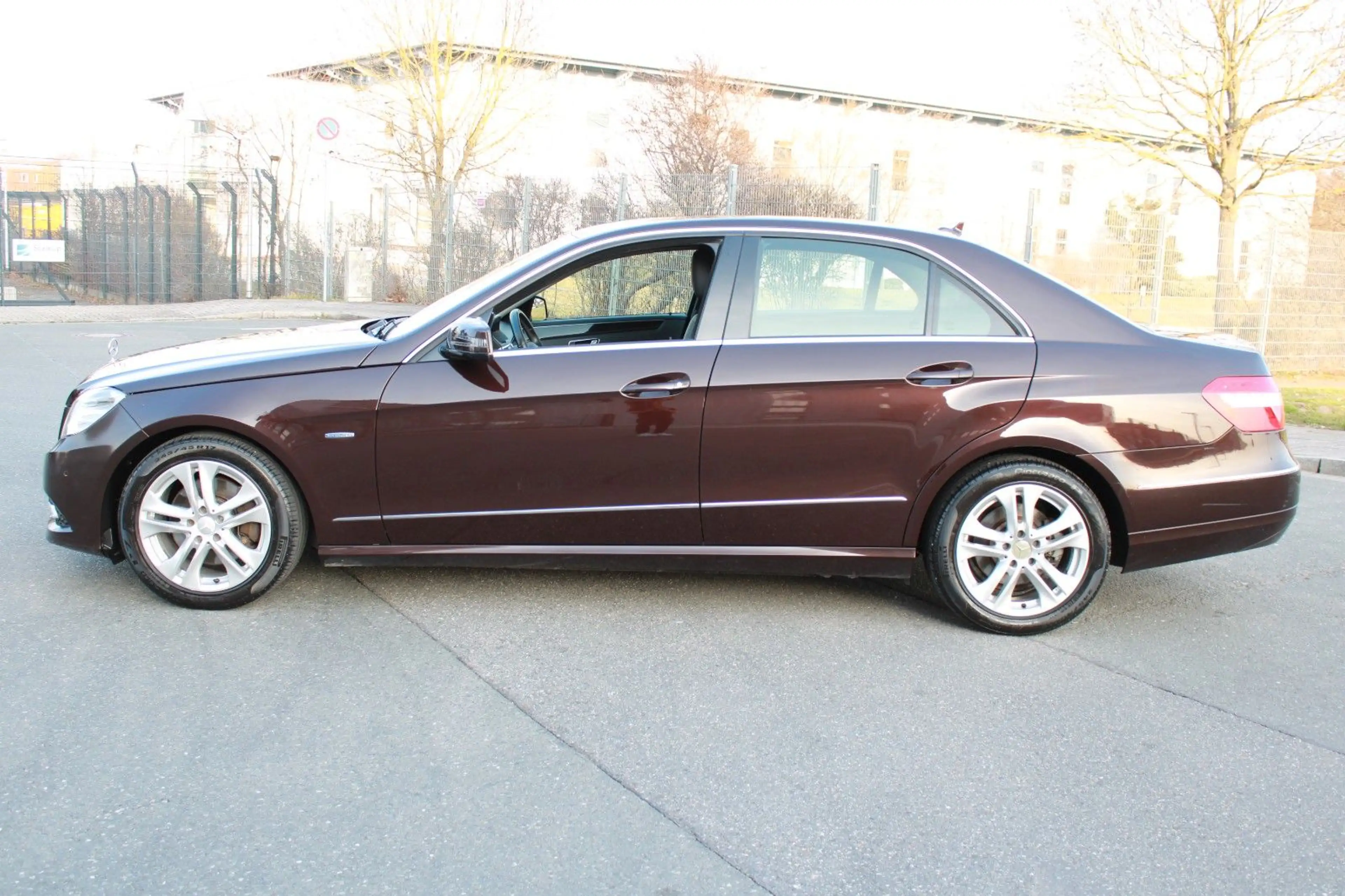 Mercedes-Benz E 250 E250 CGI BlueEfficiency Limousine Avantgarde 18" — photo 6