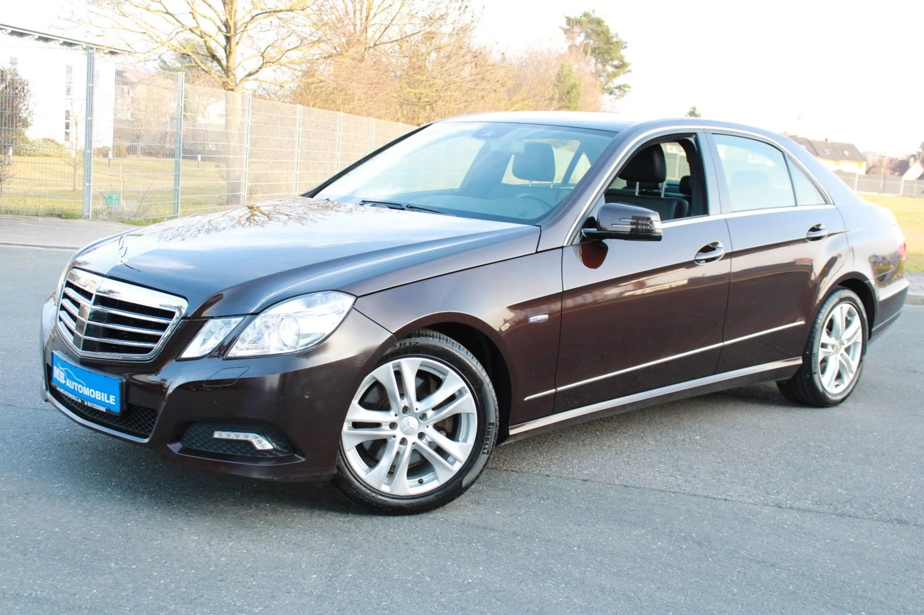 Mercedes-Benz E 250 E250 CGI BlueEfficiency Limousine Avantgarde 18" — photo 2