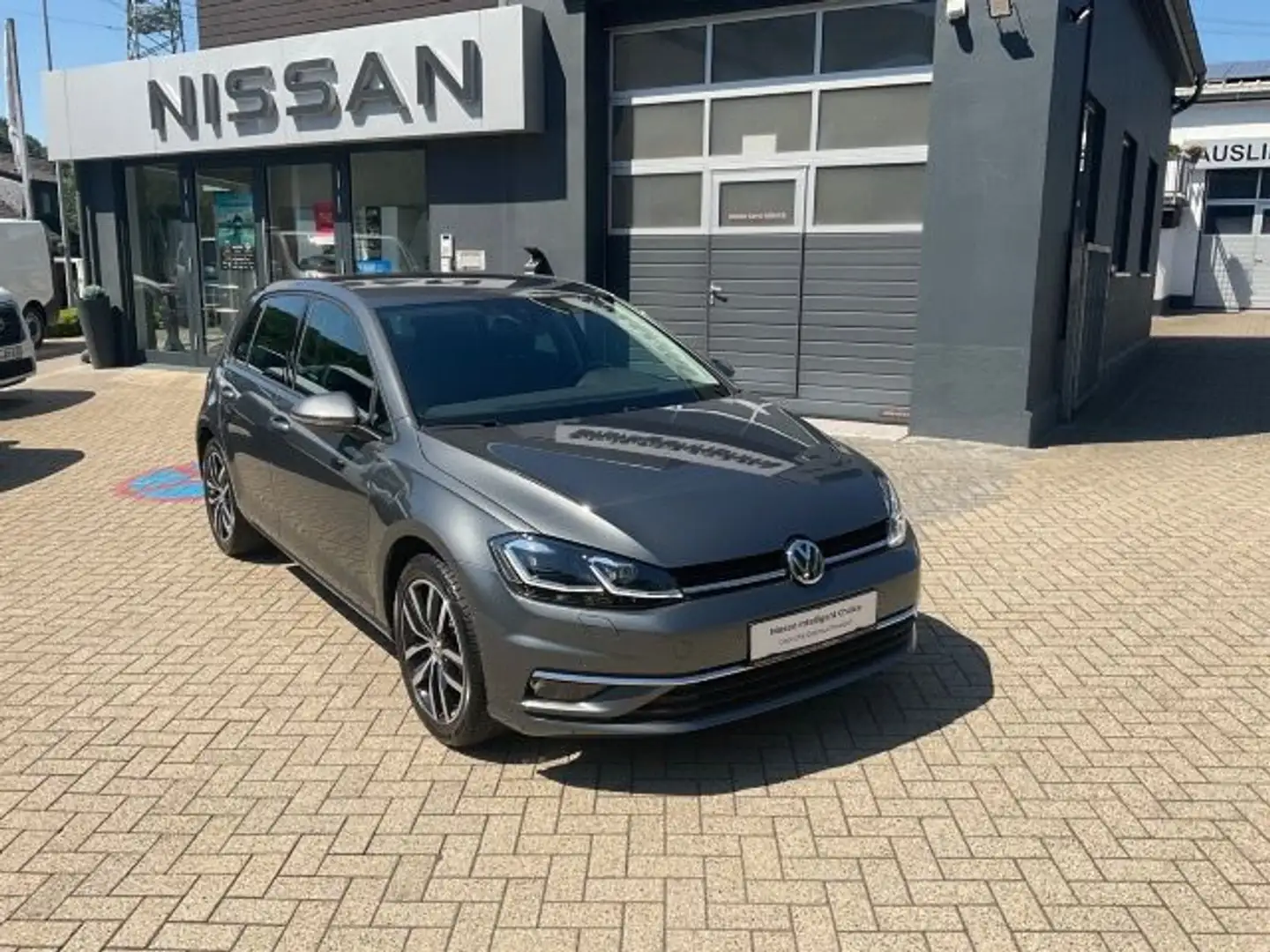 Volkswagen Golf VII 1.5 TSI Comfortline DSG Navi LED ACC SH Šedá - 2