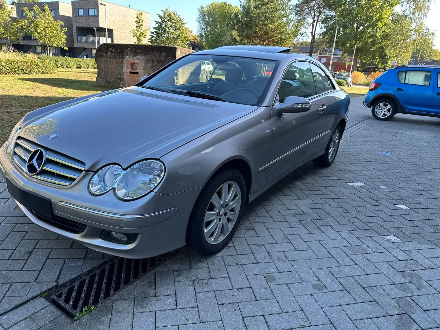 Mercedes-Benz CLK 200 Coupe Kompressor Elegance Grijs - 2