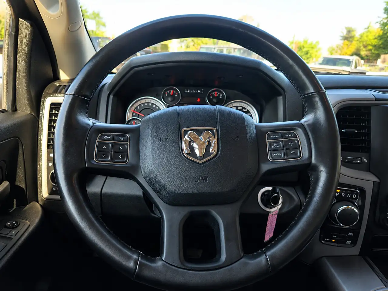 RAM 1500 снимка RAM 1500