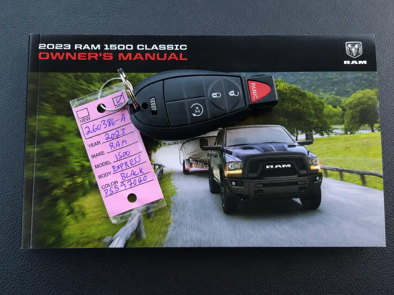 RAM 1500 снимка RAM 1500