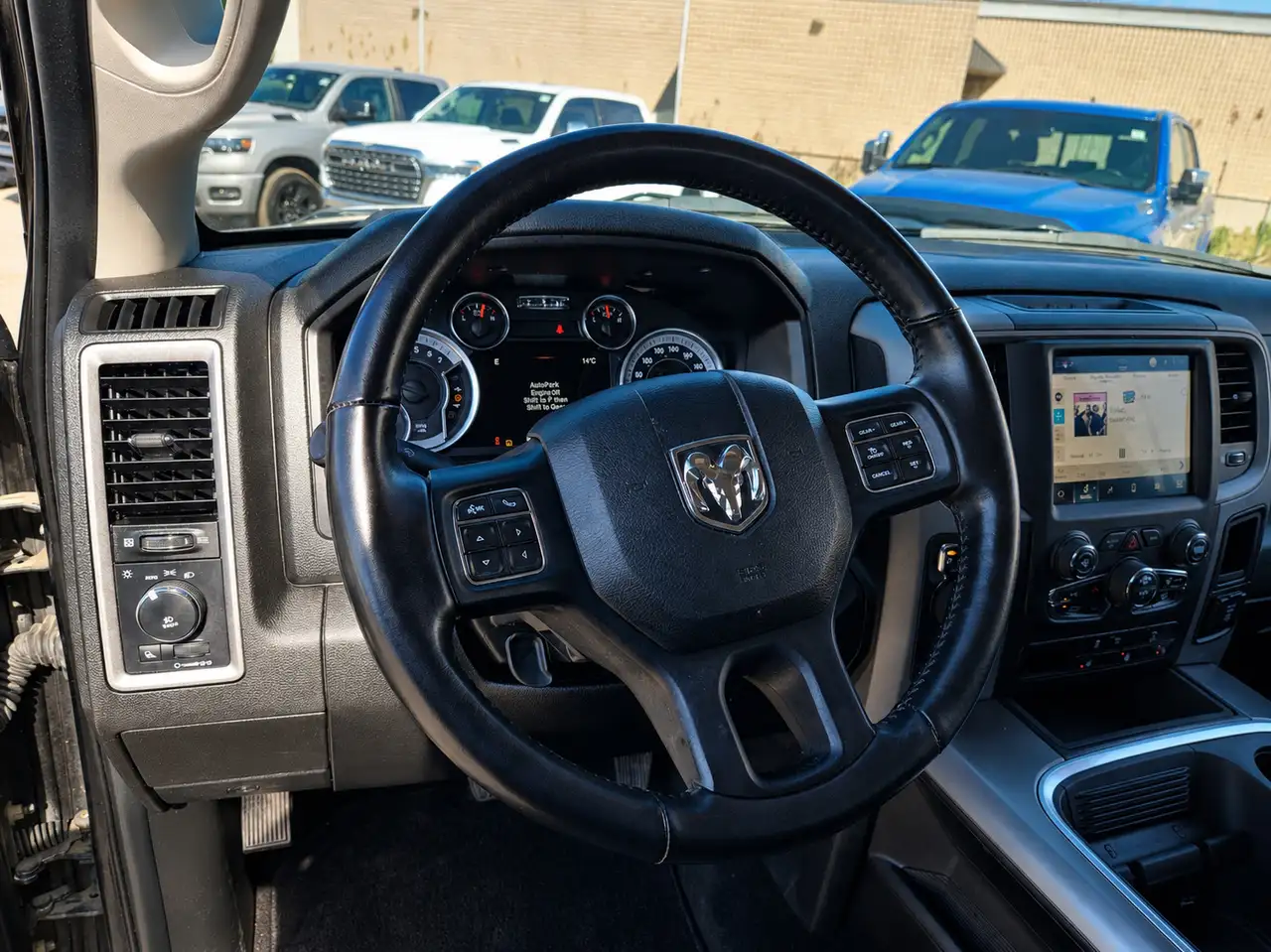 RAM 1500 снимка RAM 1500